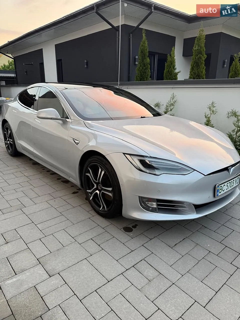 Tesla Model S, 2017