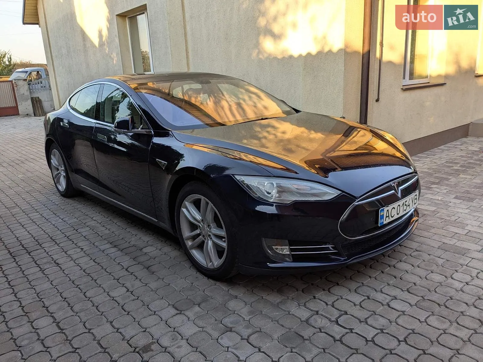 Tesla Model S, 2014