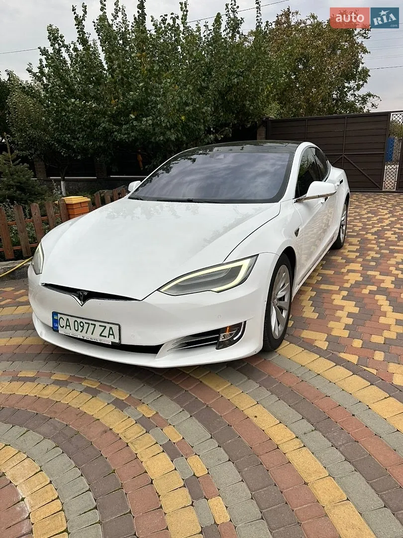 Tesla Model S, 2016