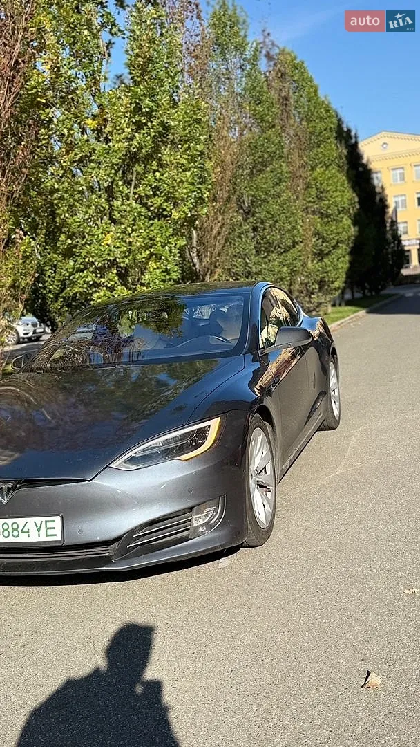 Tesla Model S, 2017