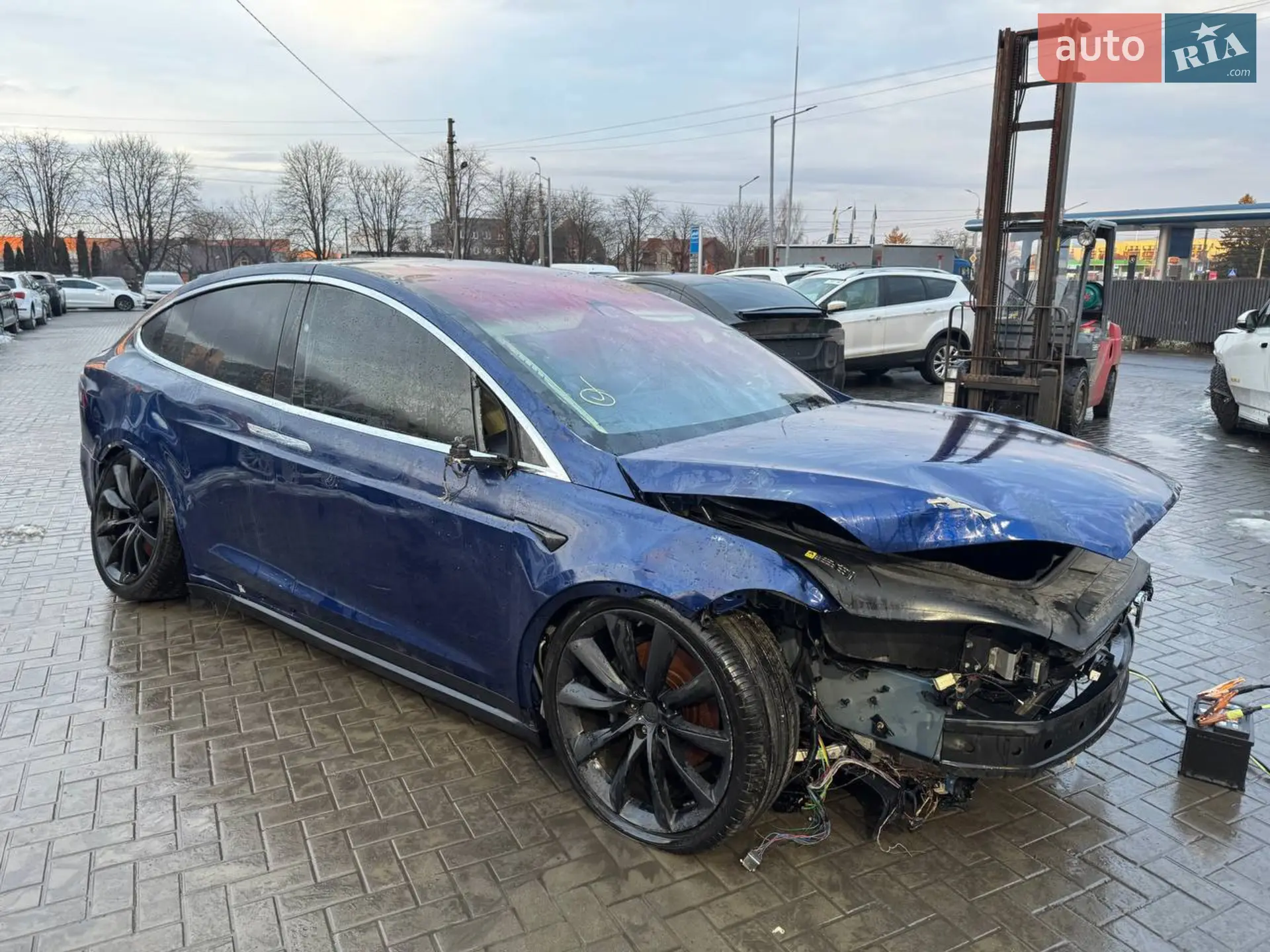 Tesla Model X, 2017