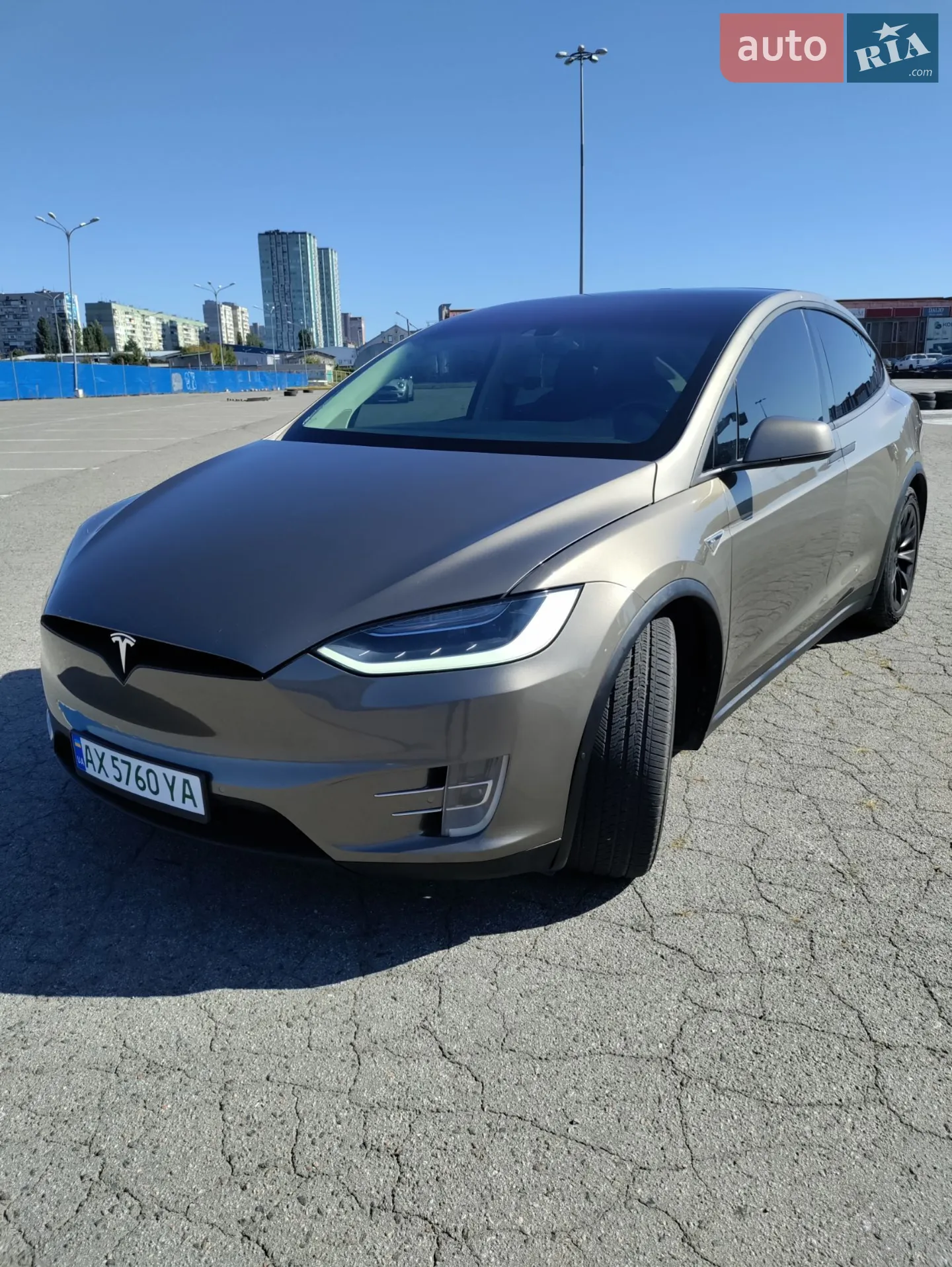 Tesla Model X, 2016