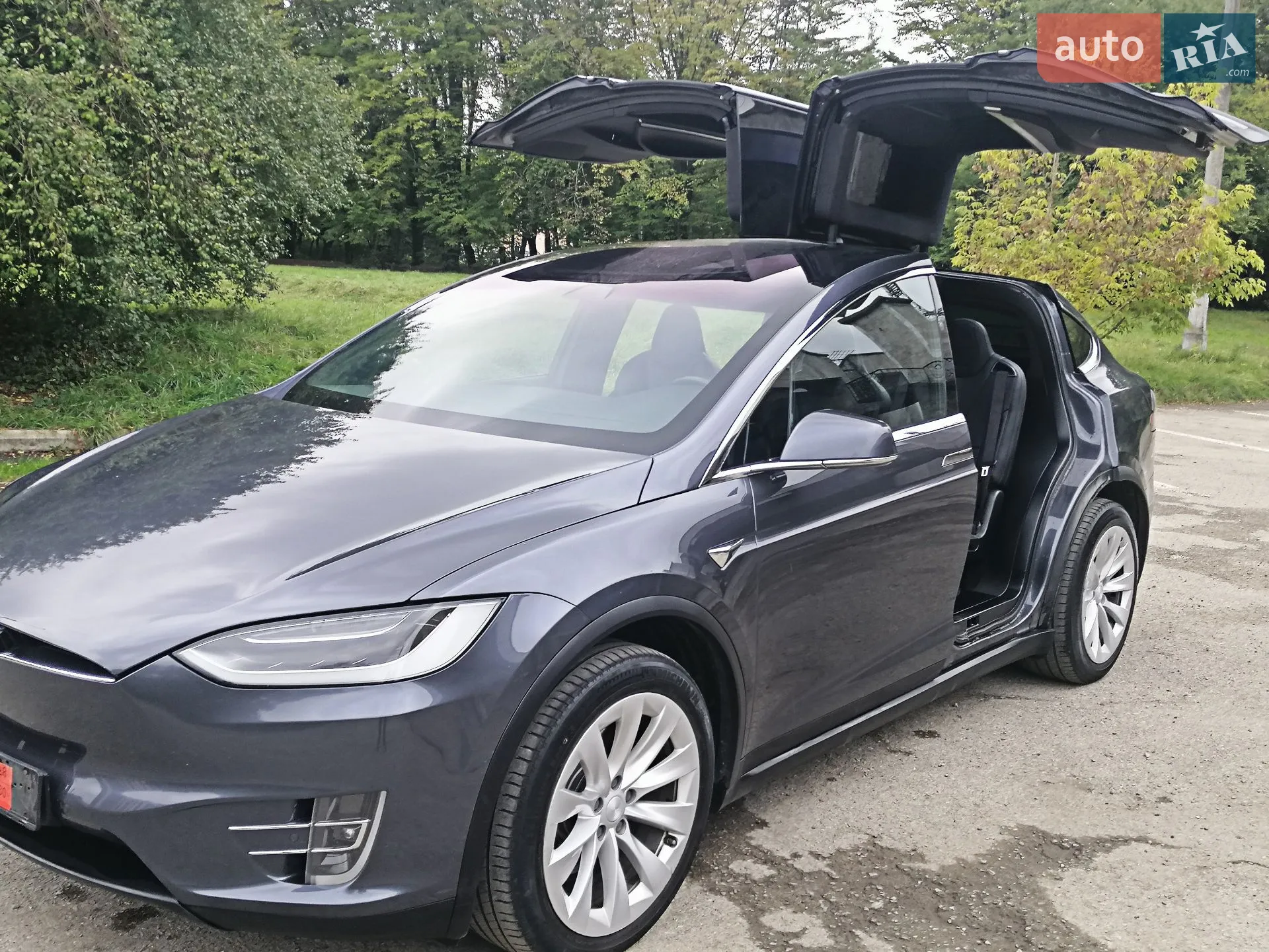 Tesla Model X, 2017
