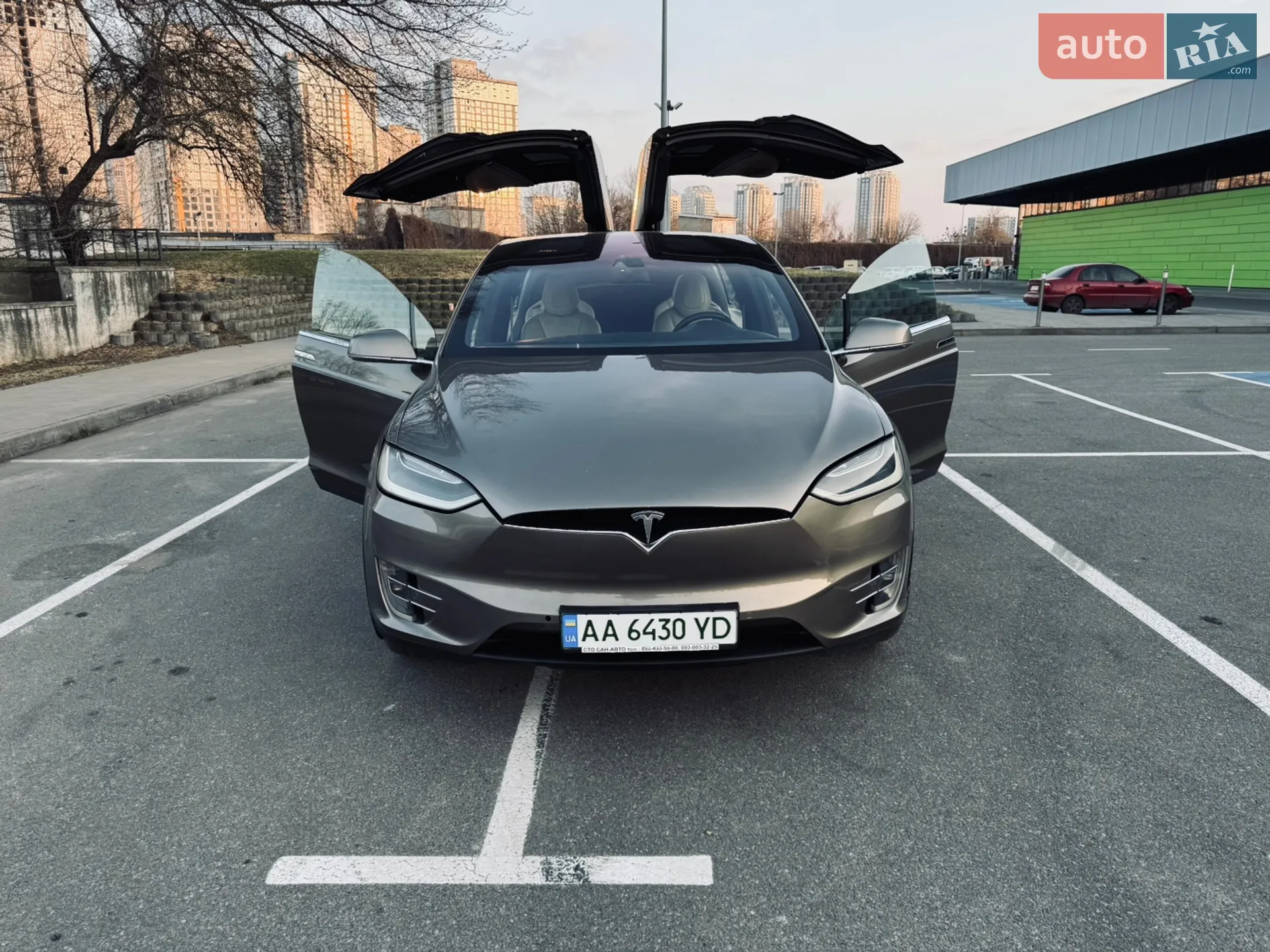 Tesla Model X, 2016