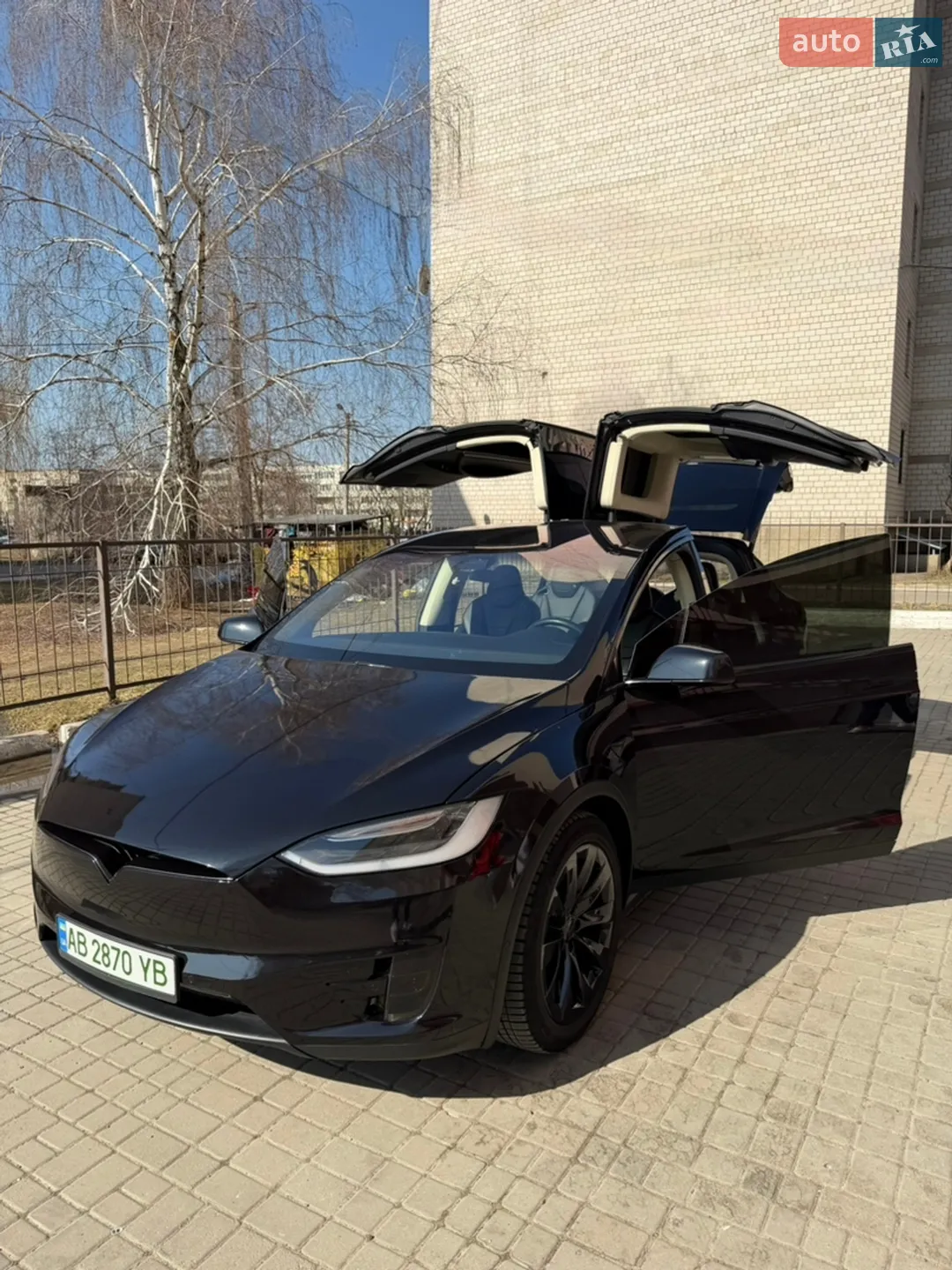 Tesla Model X, 2017