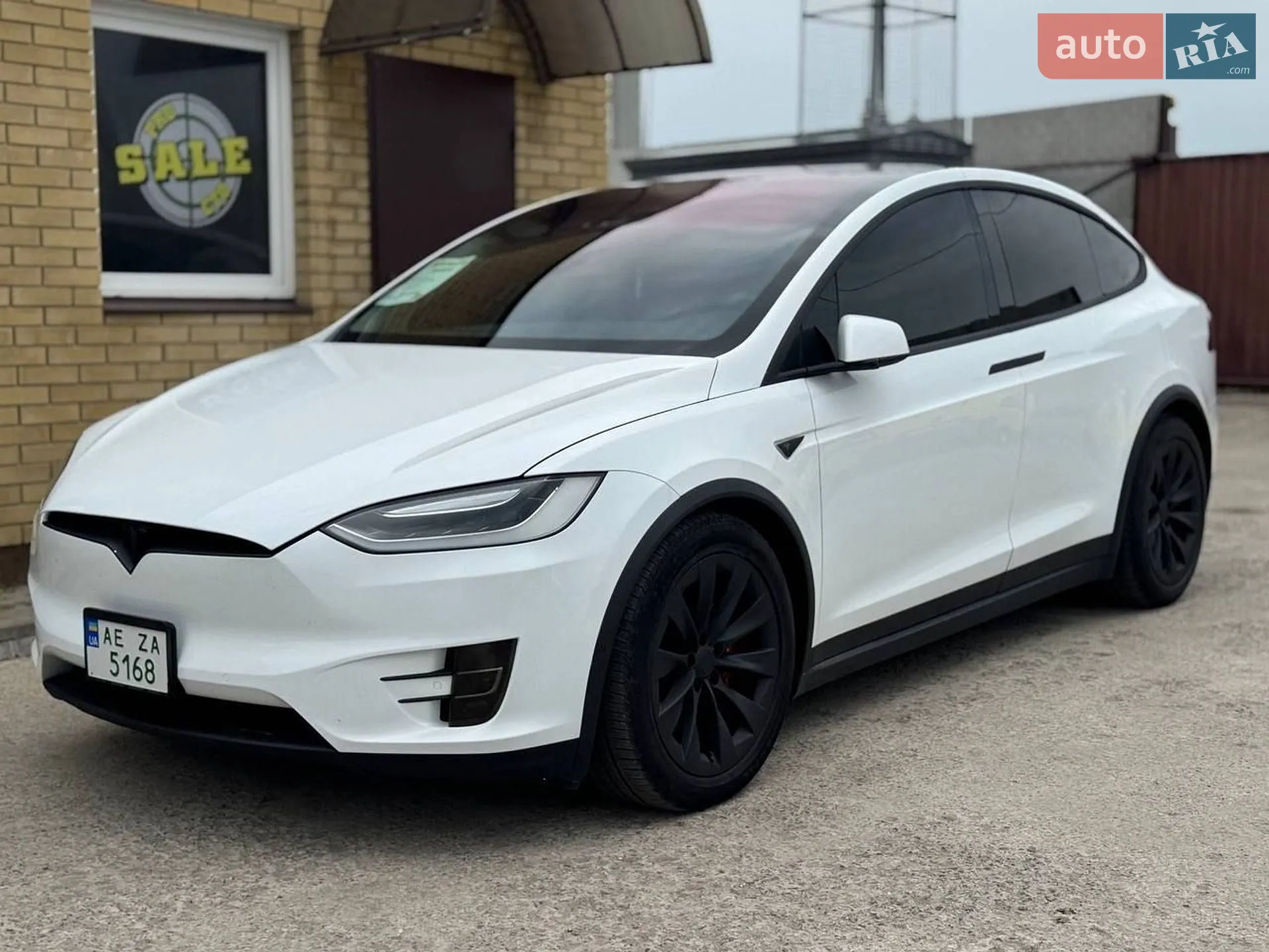 Tesla Model X, 2016
