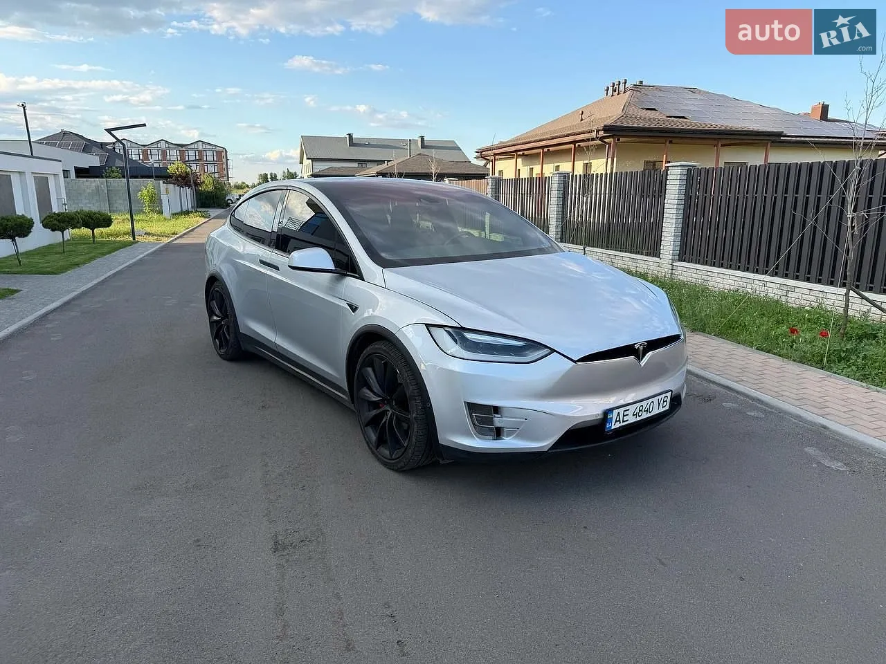 Tesla Model X, 2016