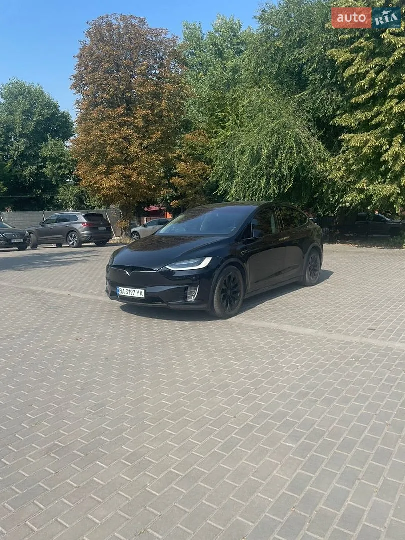 Tesla Model X, 2016