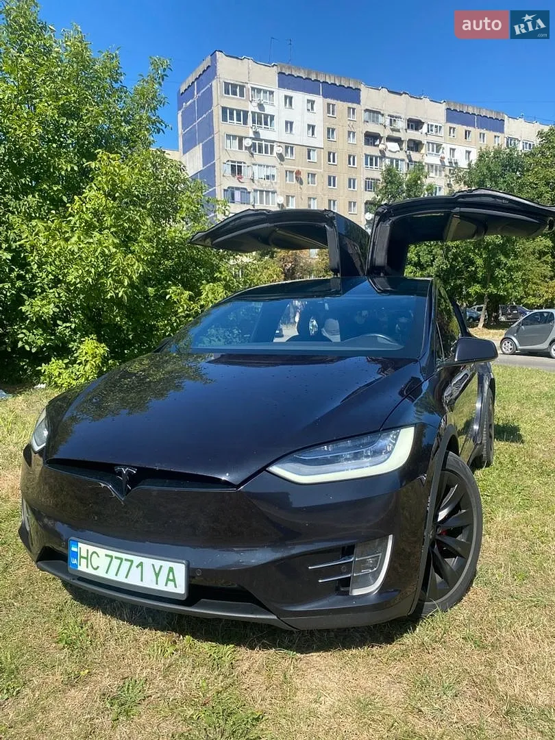 Tesla Model X, 2016