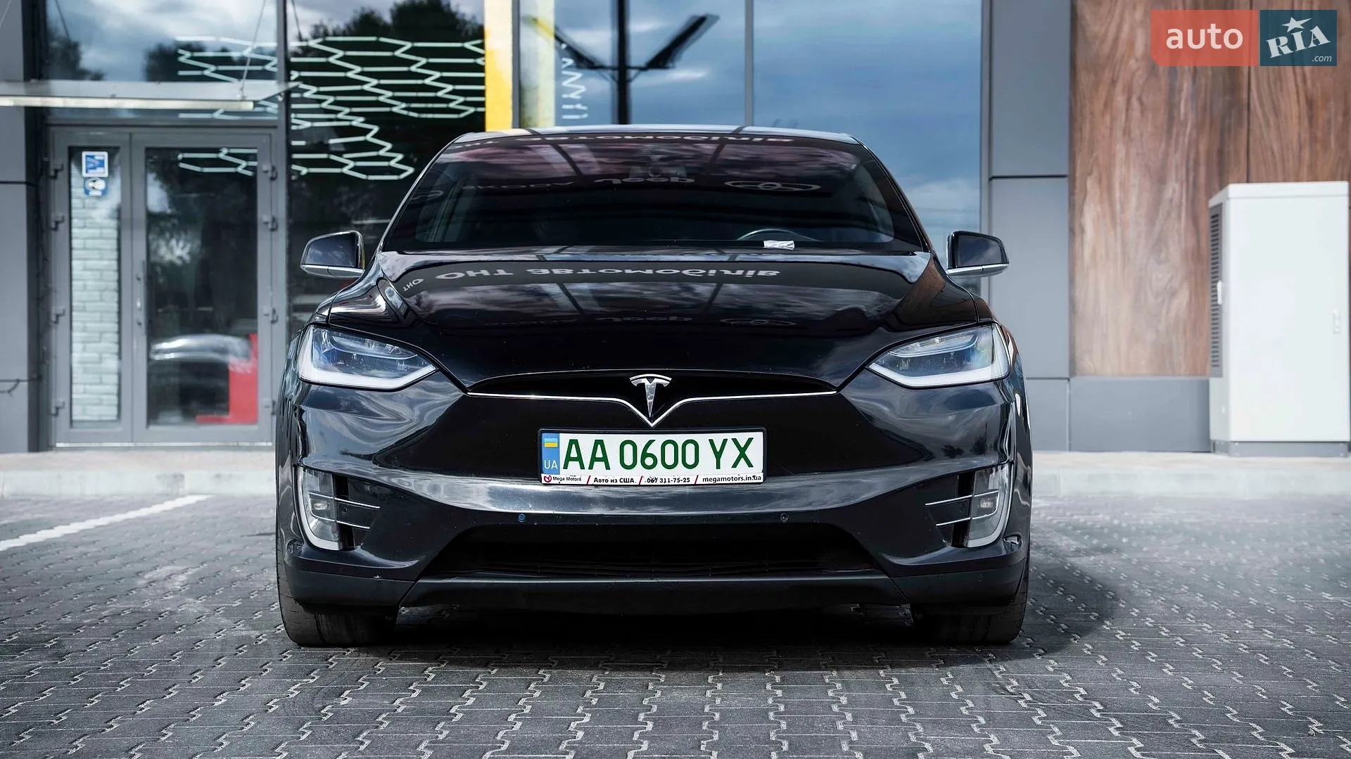 Tesla Model X, 2016