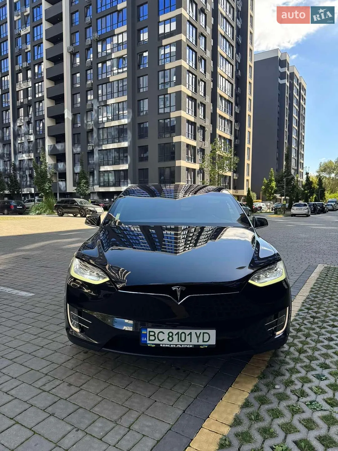 Tesla Model X, 2017