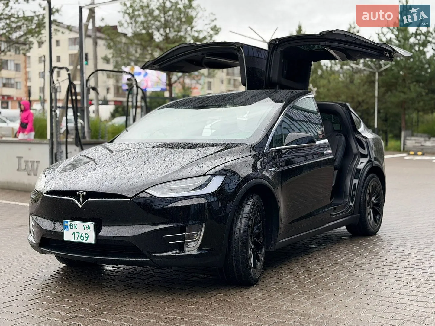 Tesla Model X, 2016