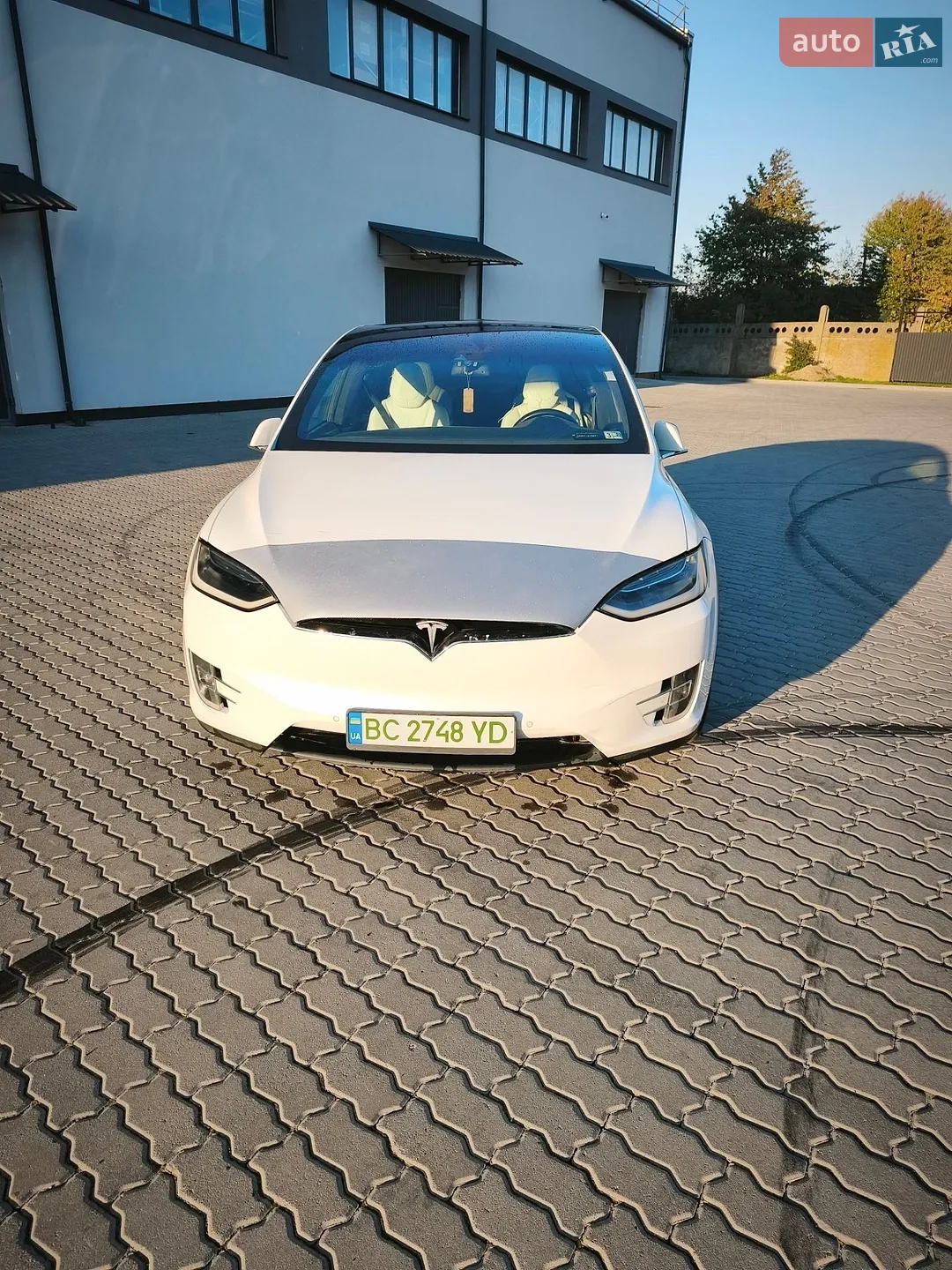 Tesla Model X, 2016