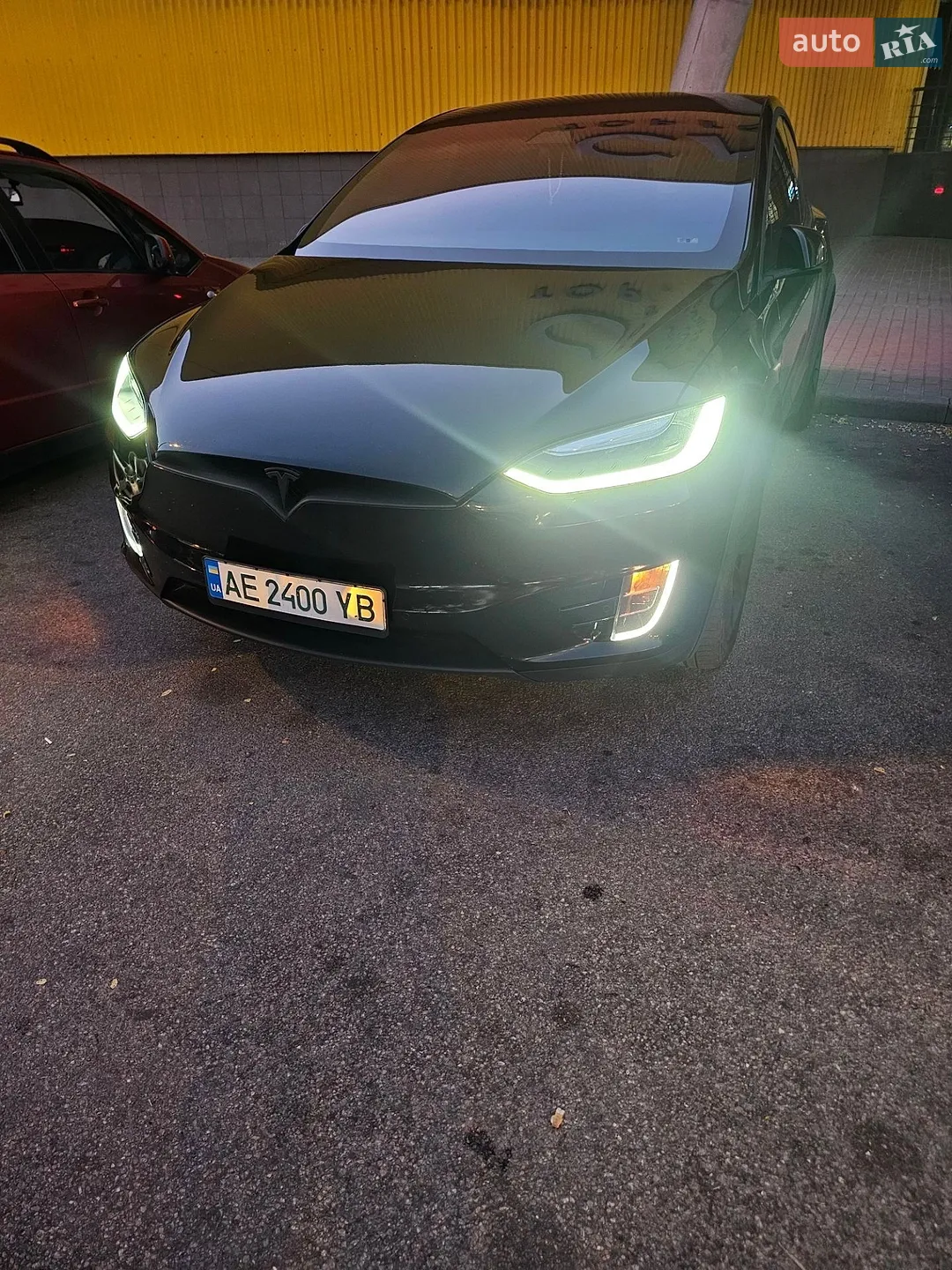 Tesla Model X, 2016