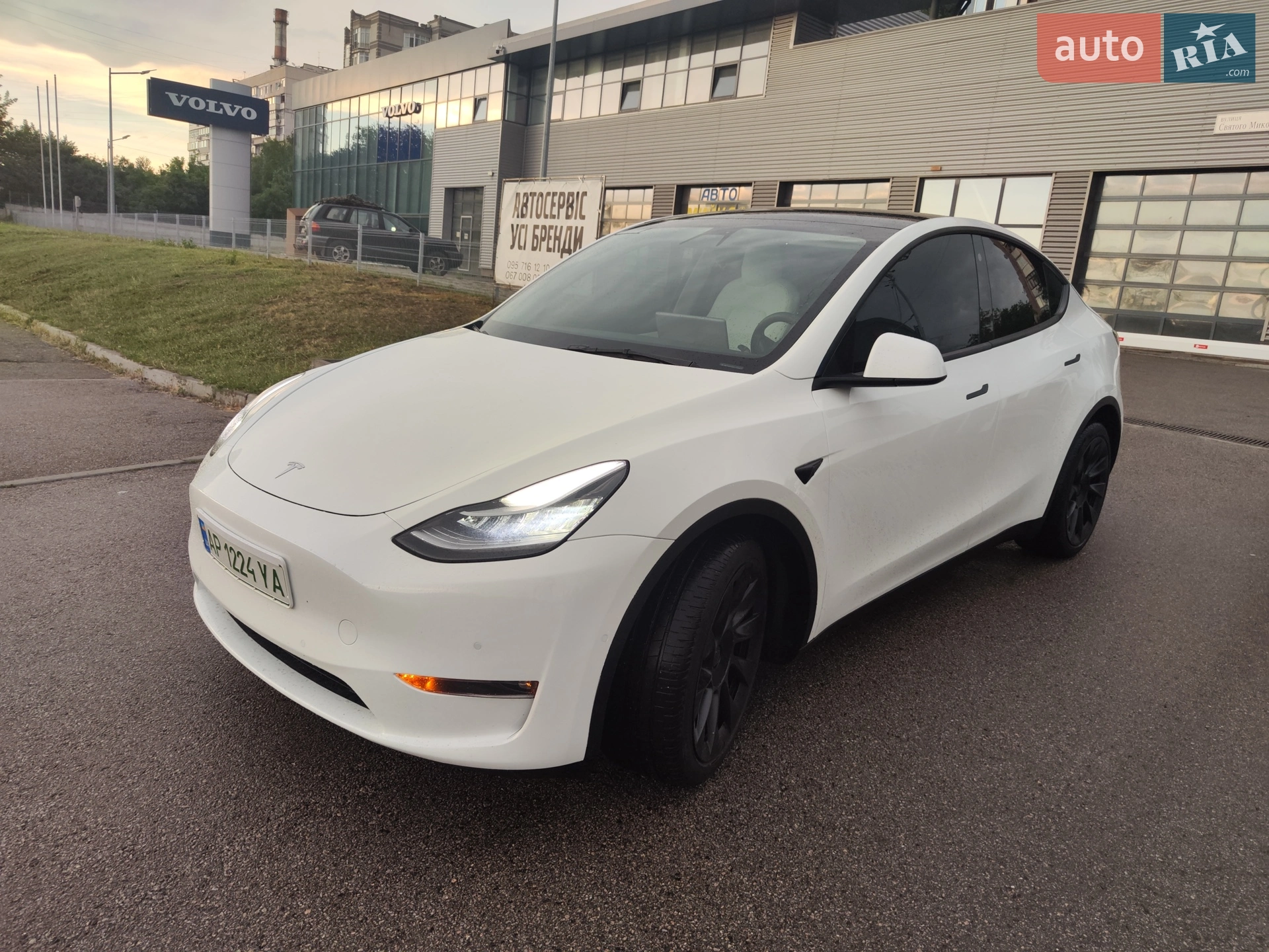 Tesla Model Y, 2021