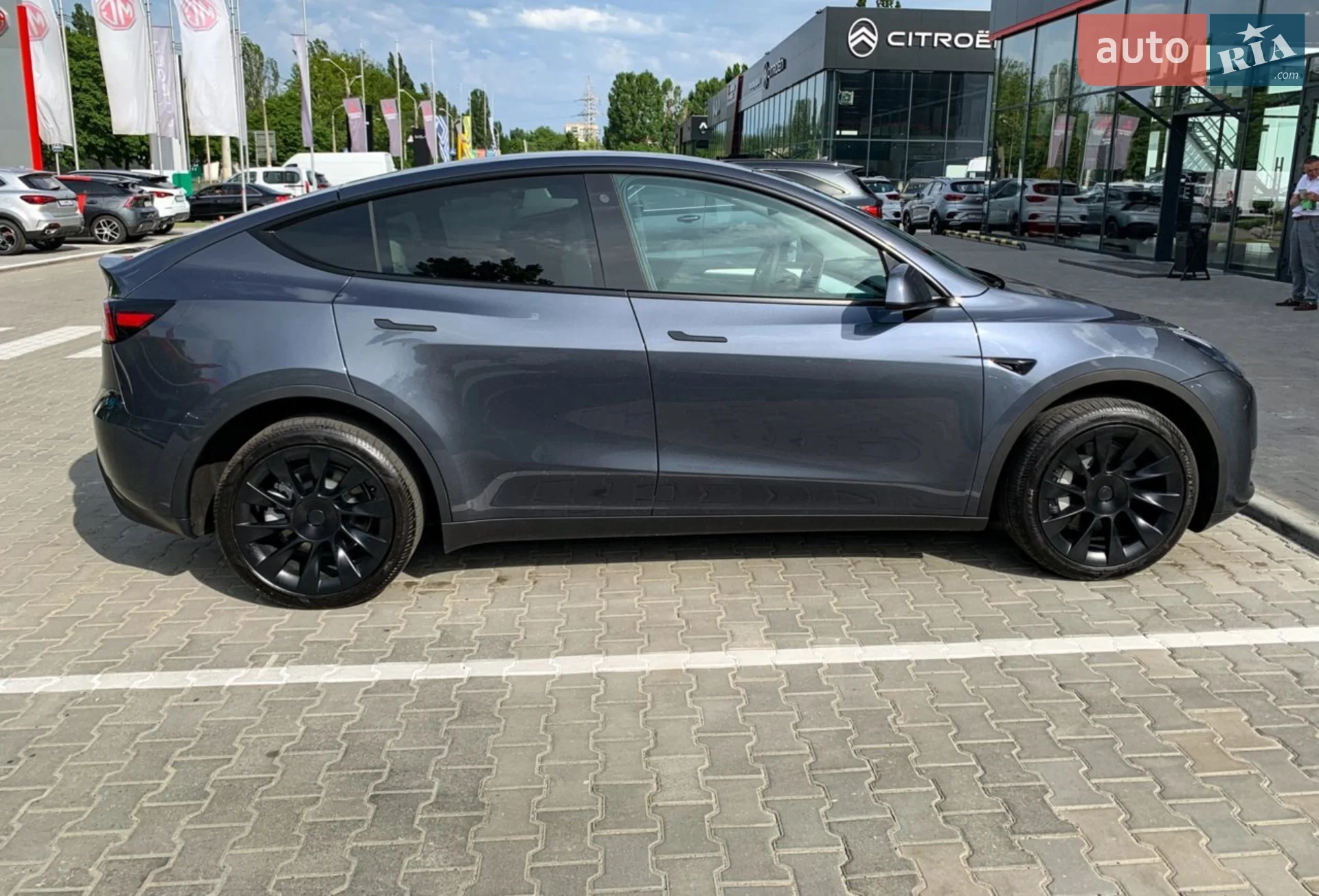 Tesla Model Y, 2023