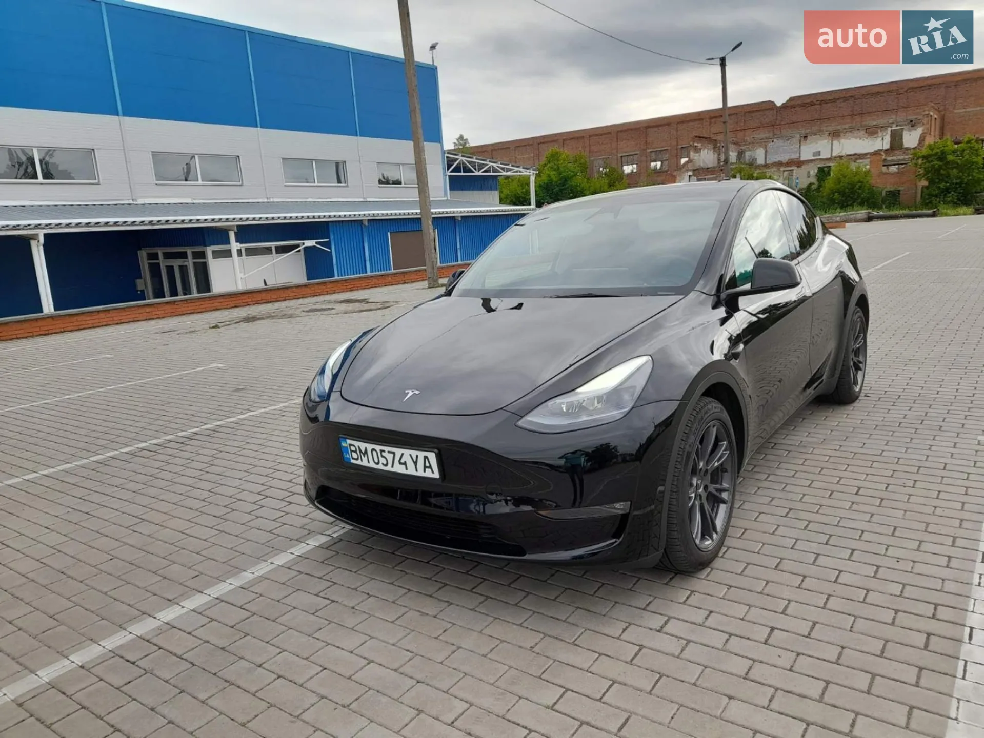 Tesla Model Y, 2024