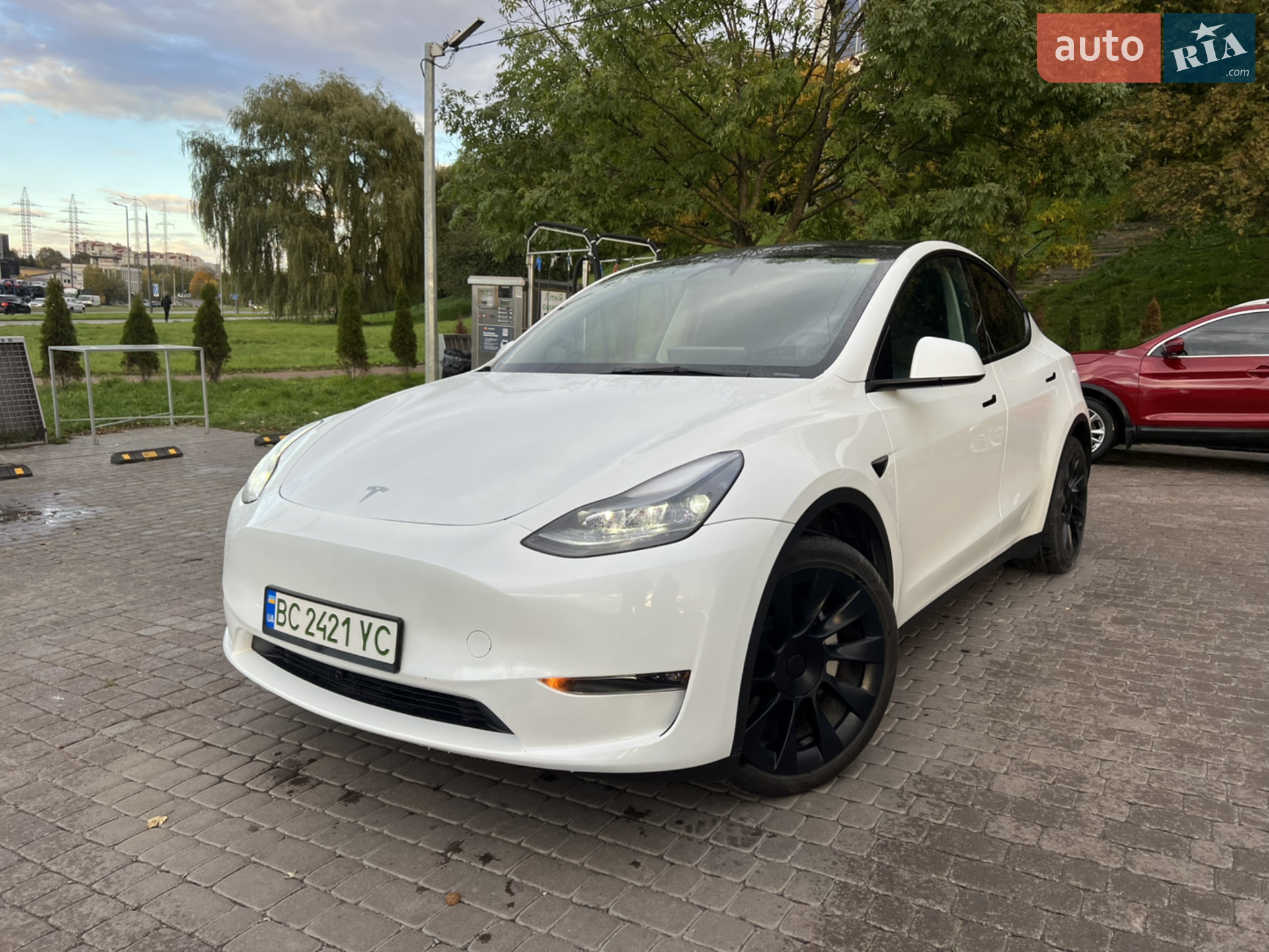 Tesla Model Y, 2023