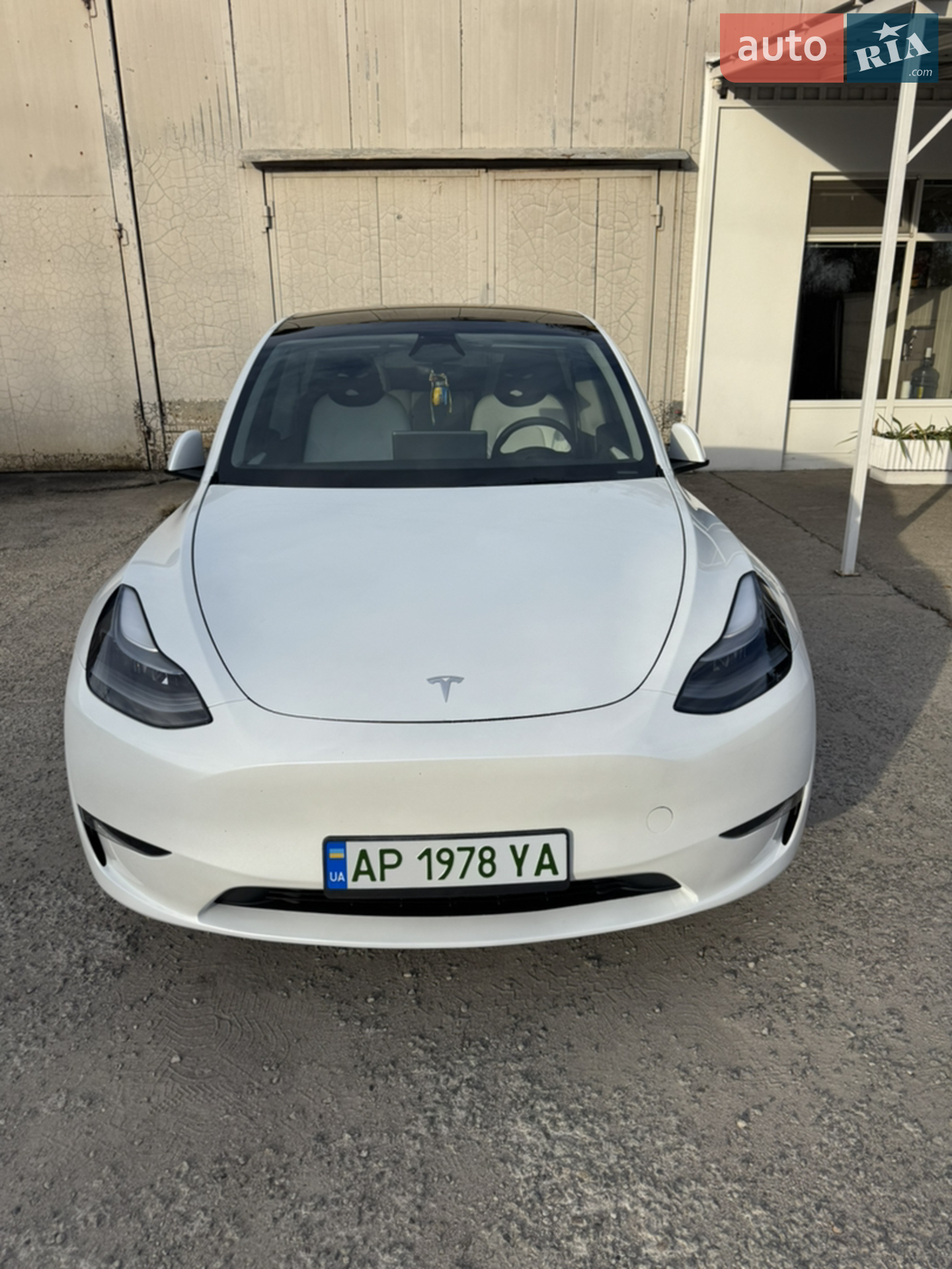 Tesla Model Y, 2023