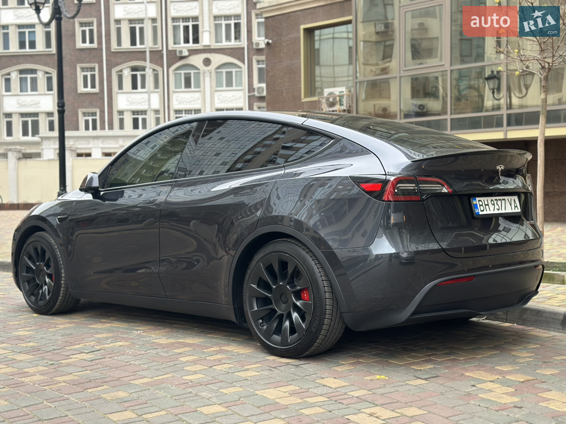 Tesla Model Y, 2024