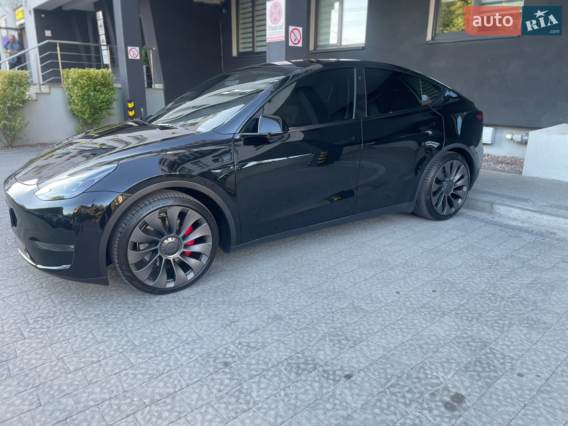 Tesla Model Y, 2021