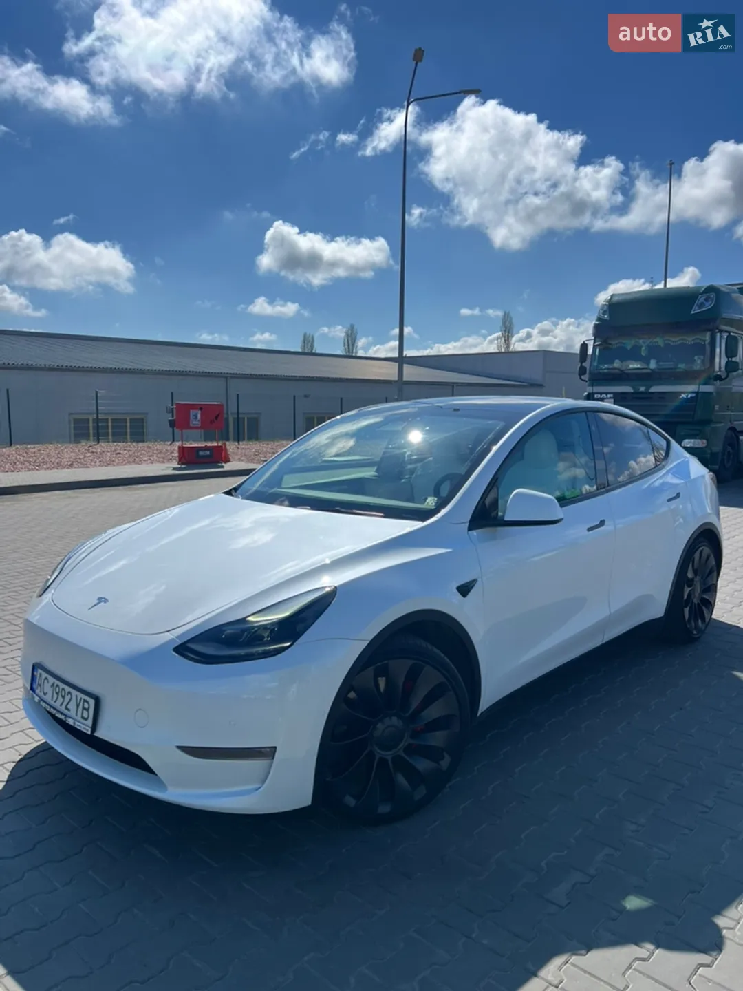 Tesla Model Y, 2022