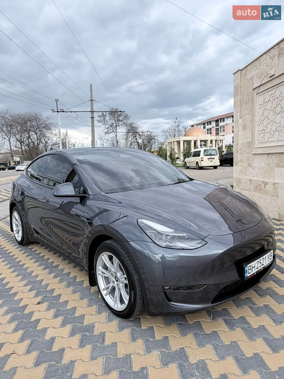 Tesla Model Y, 2023