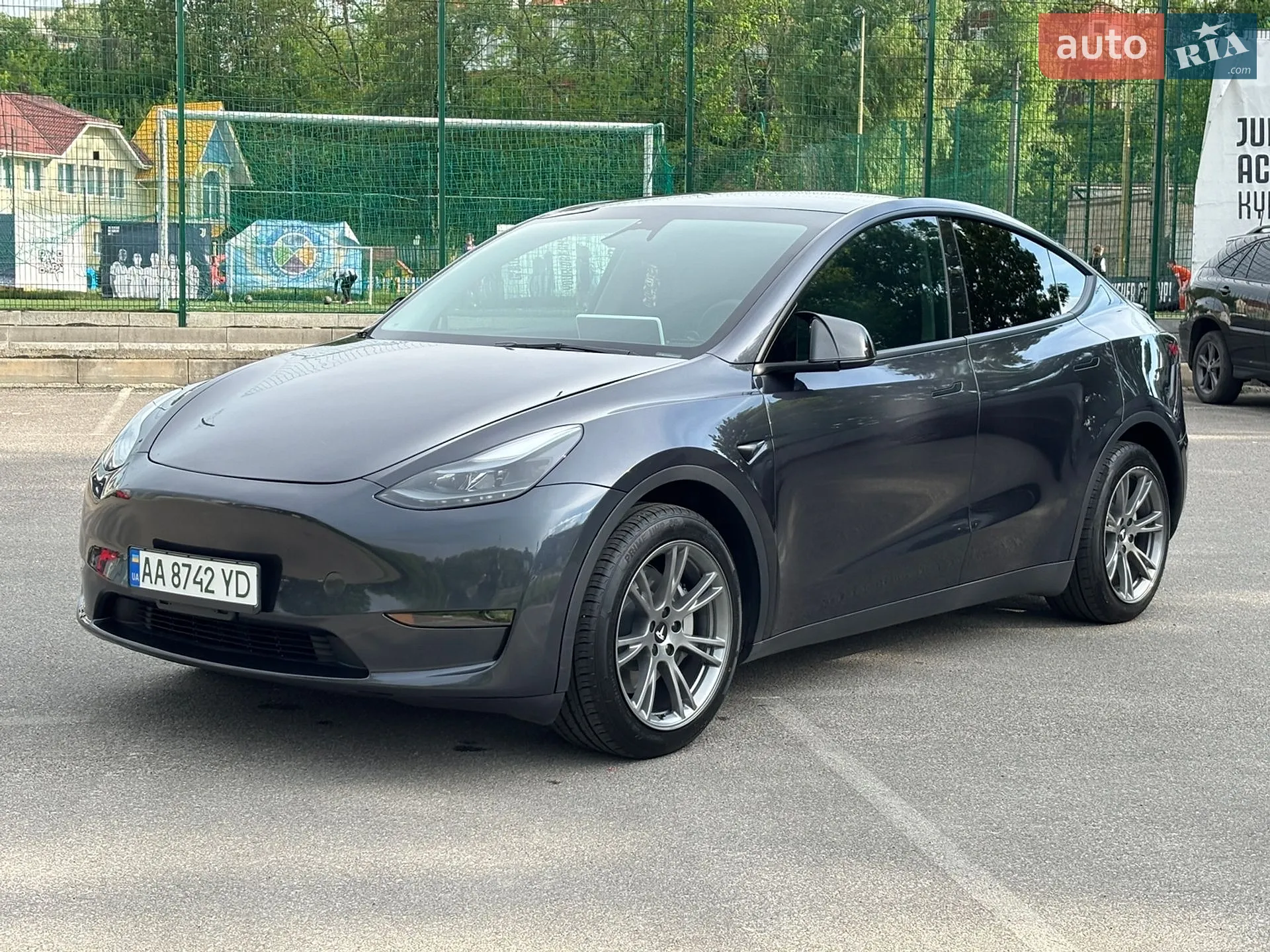 Tesla Model Y, 2024