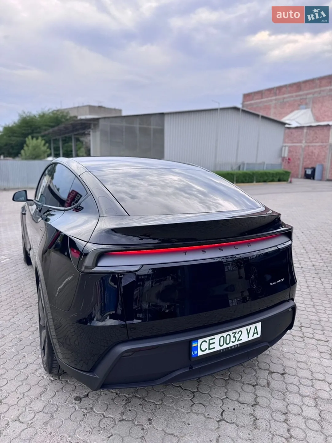 Tesla Model Y, 2025