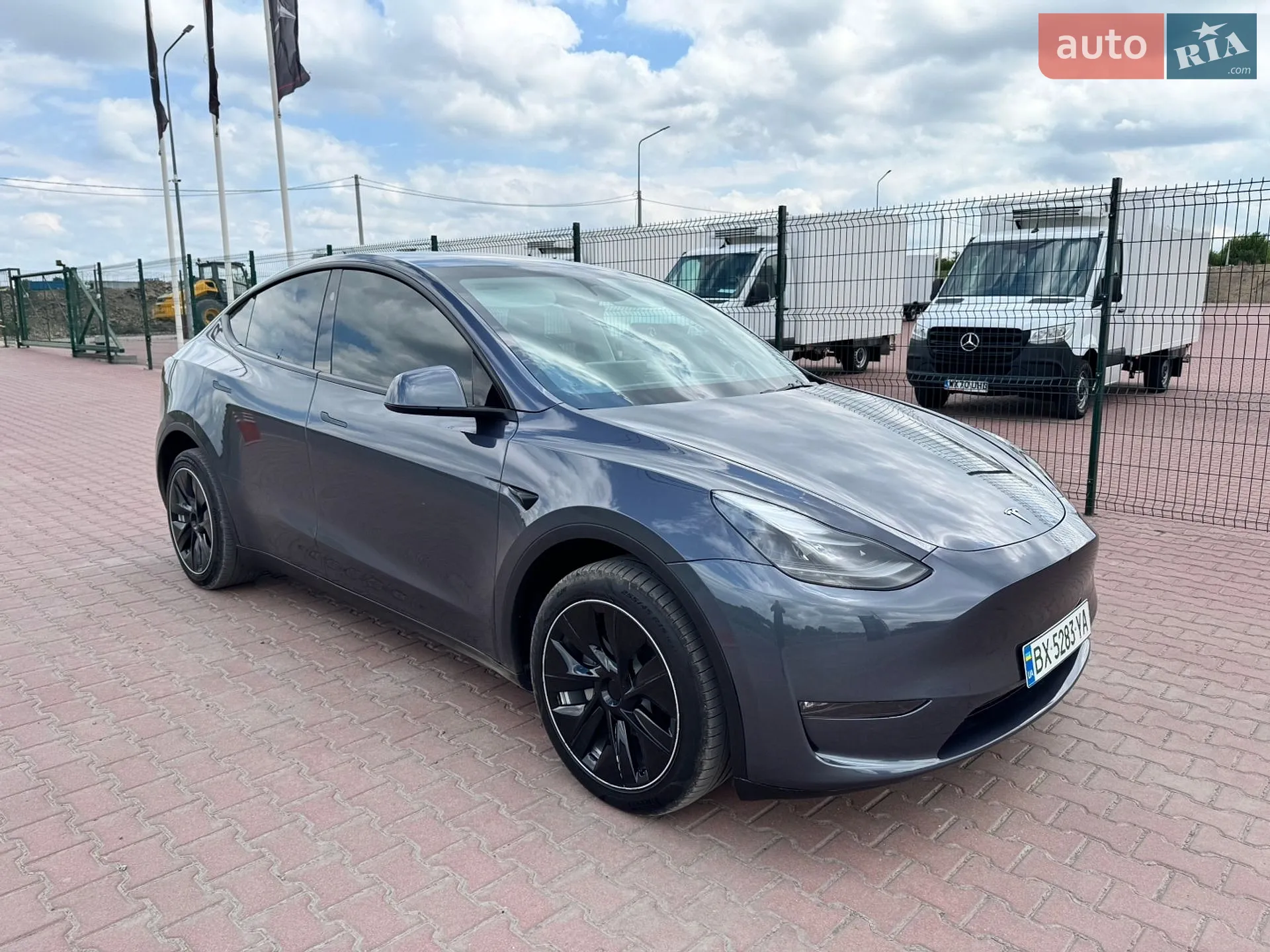 Tesla Model Y, 2023