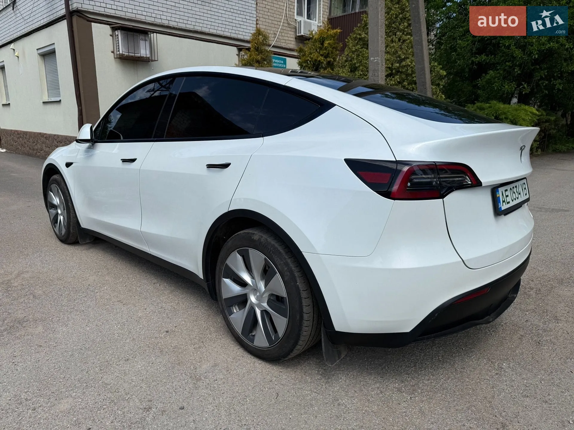 Tesla Model Y, 2024