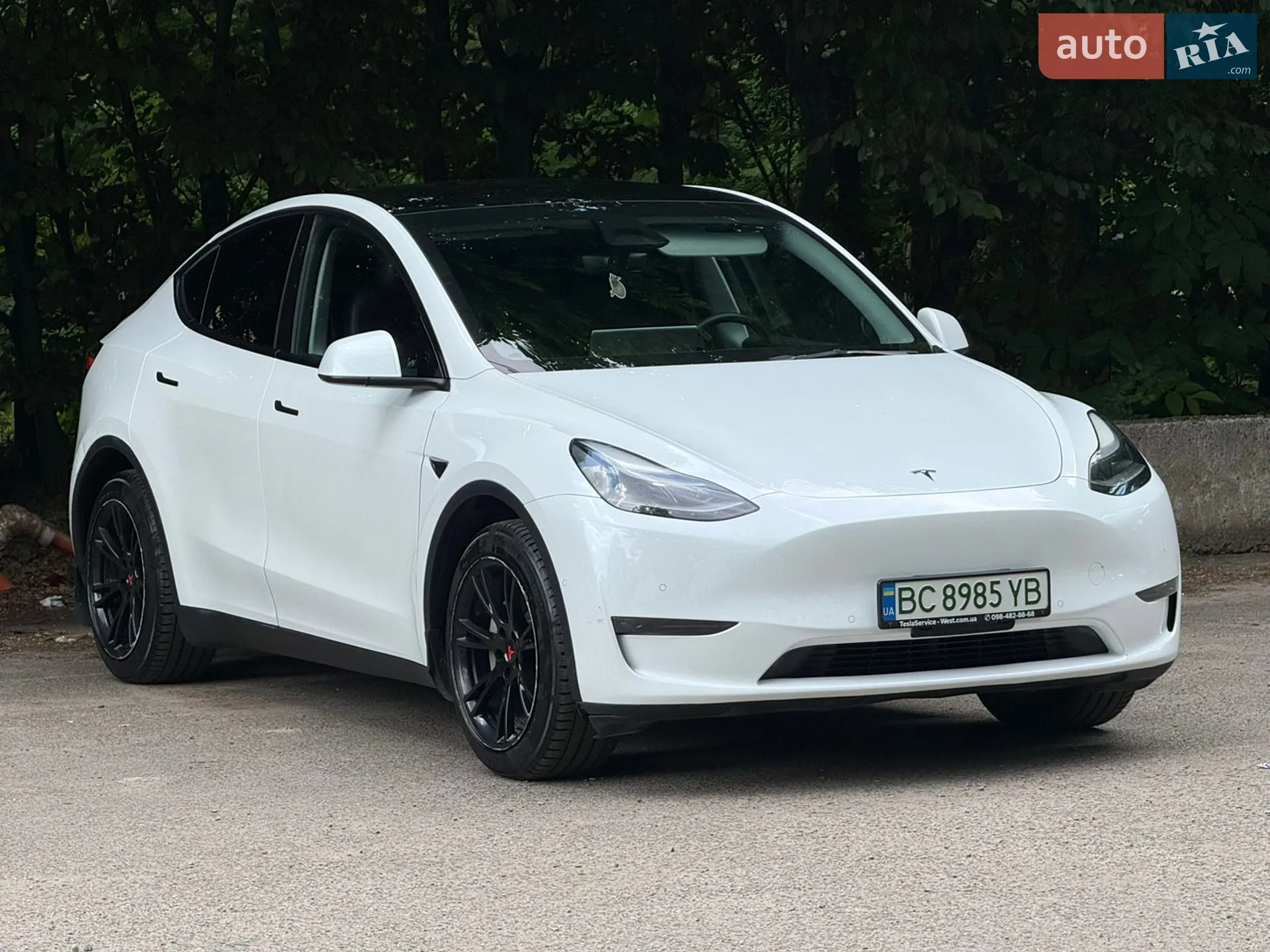 Tesla Model Y, 2023