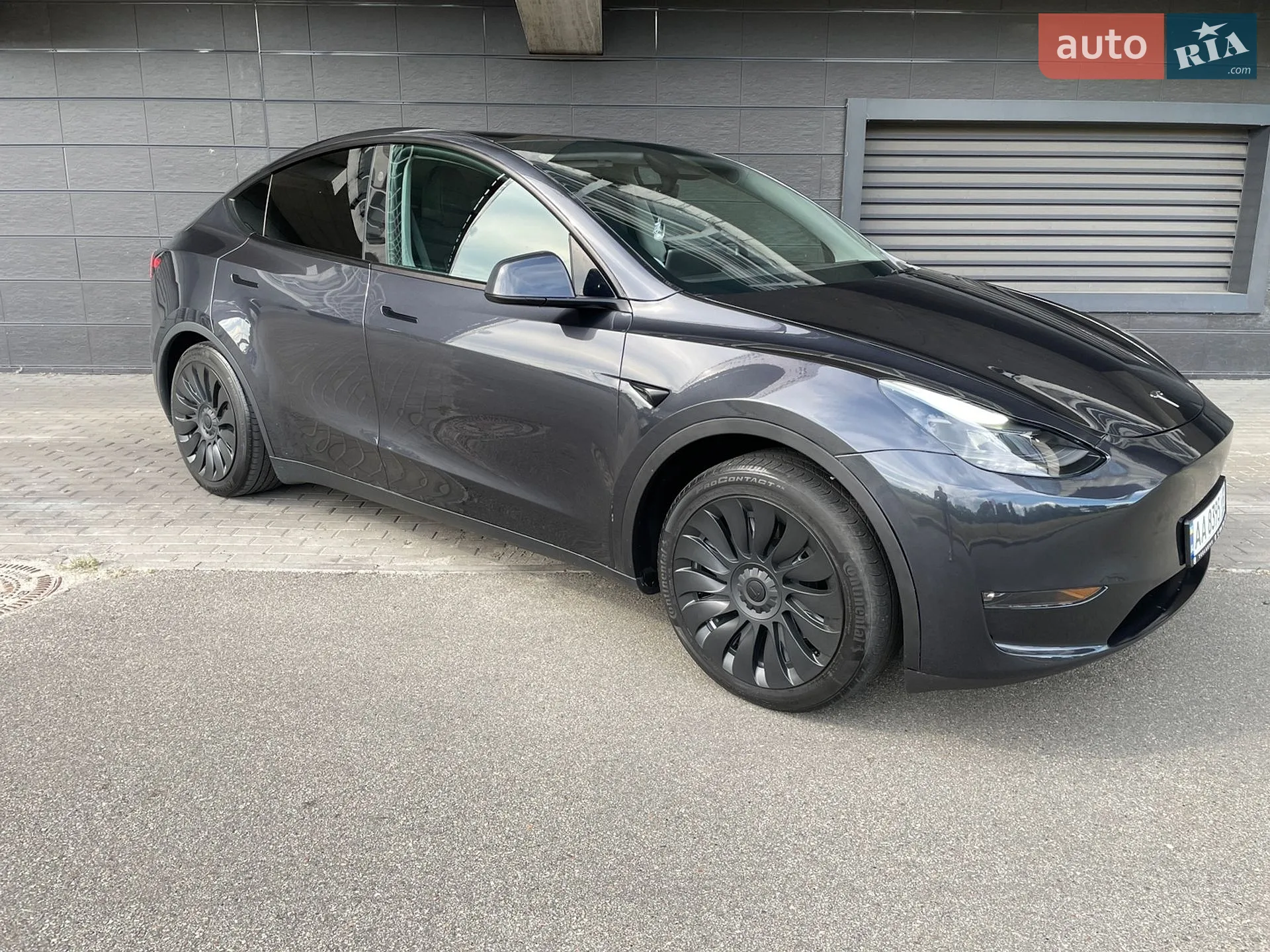 Tesla Model Y, 2024