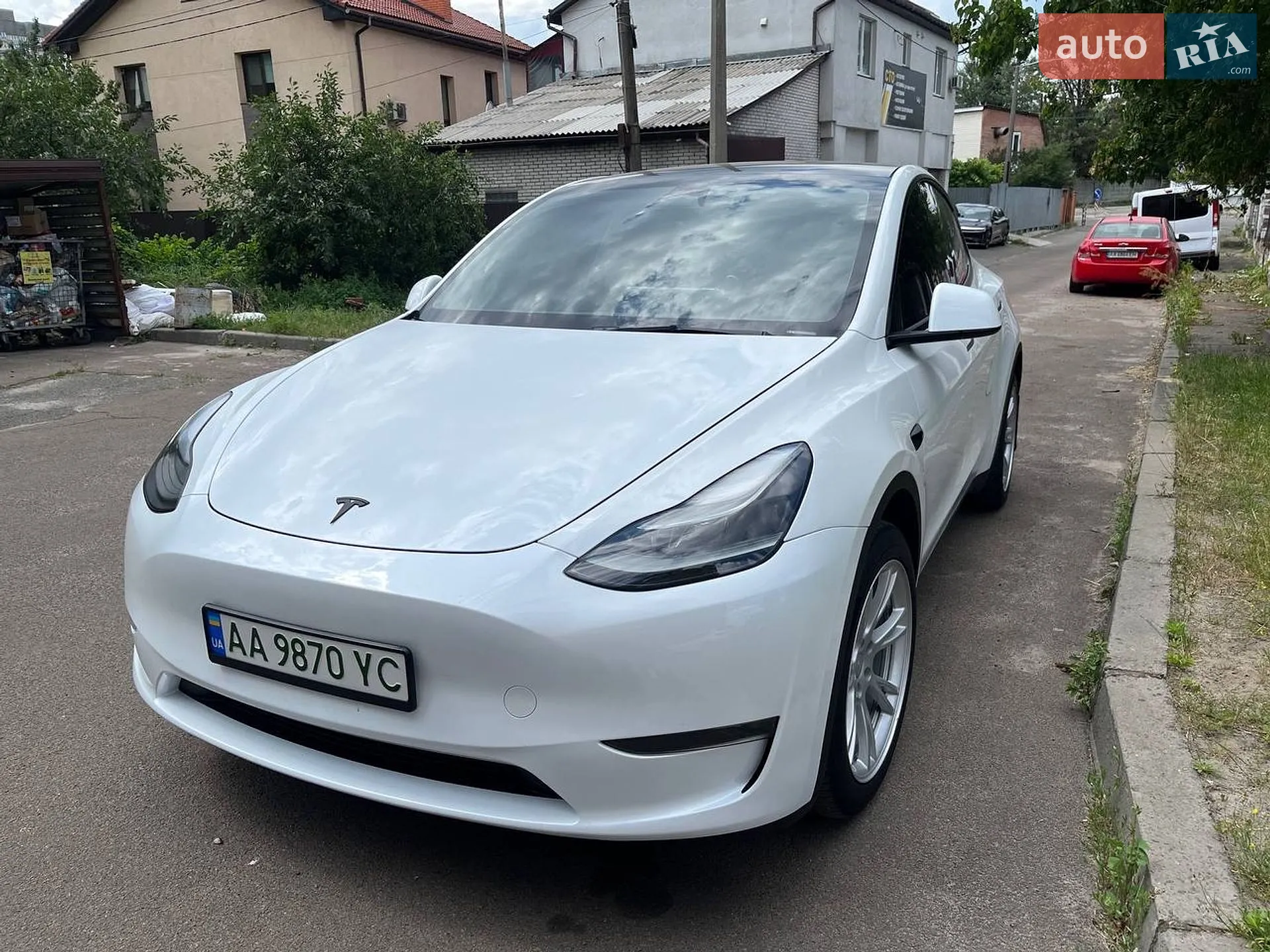 Tesla Model Y, 2024