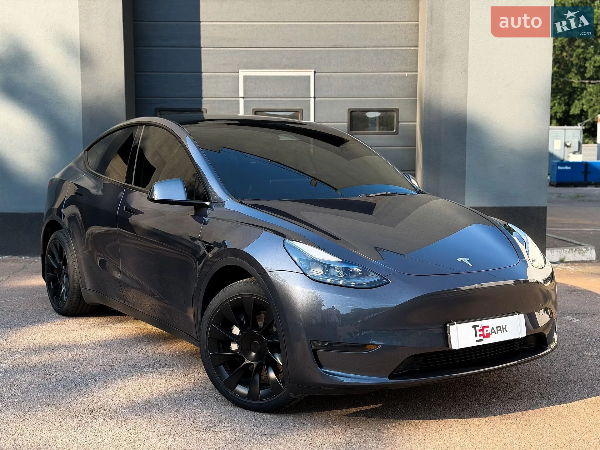 Tesla Model Y, 2023