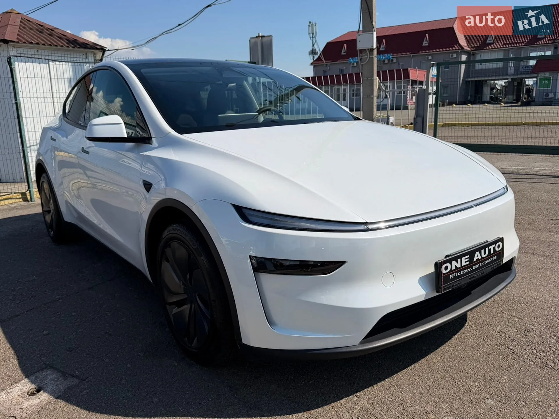 Tesla Model Y, 2025