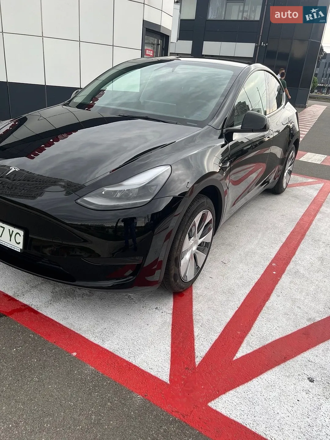 Tesla Model Y, 2024