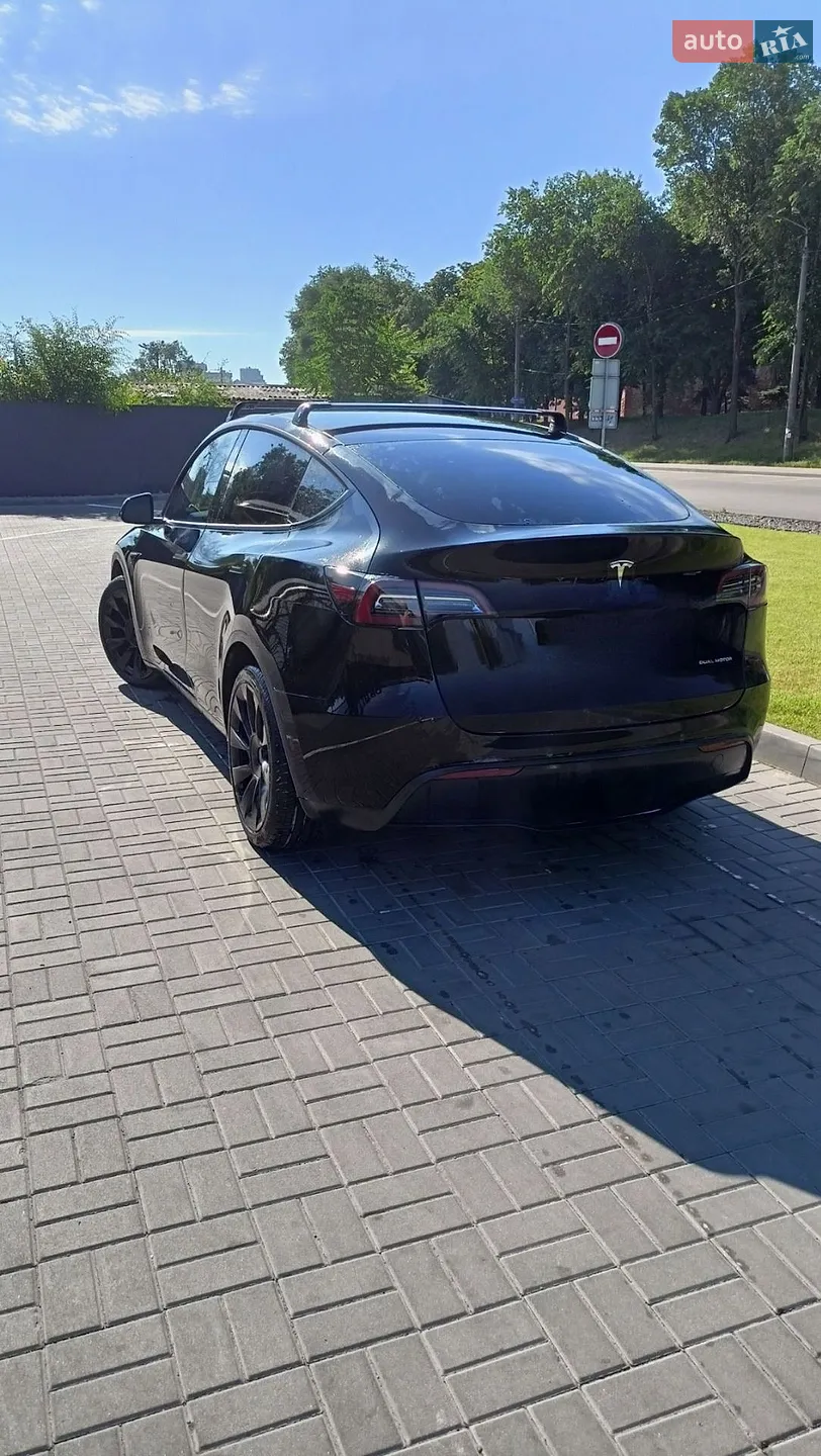 Tesla Model Y, 2022