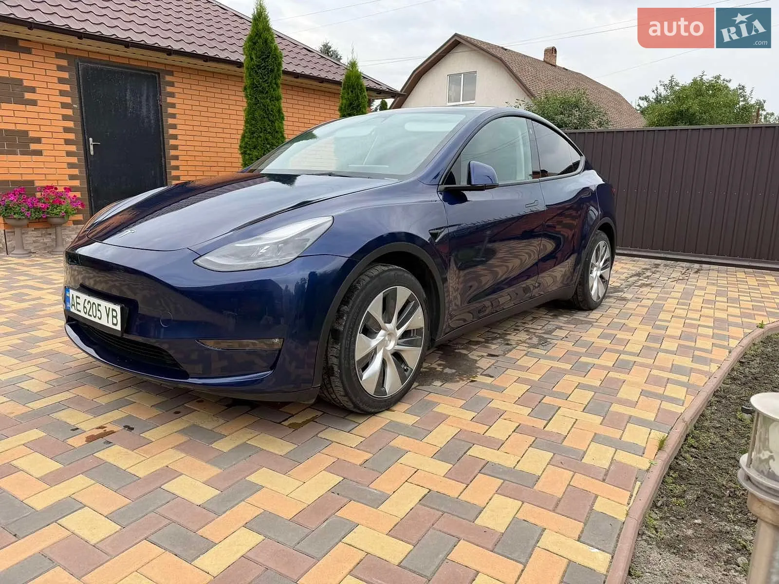 Tesla Model Y, 2023