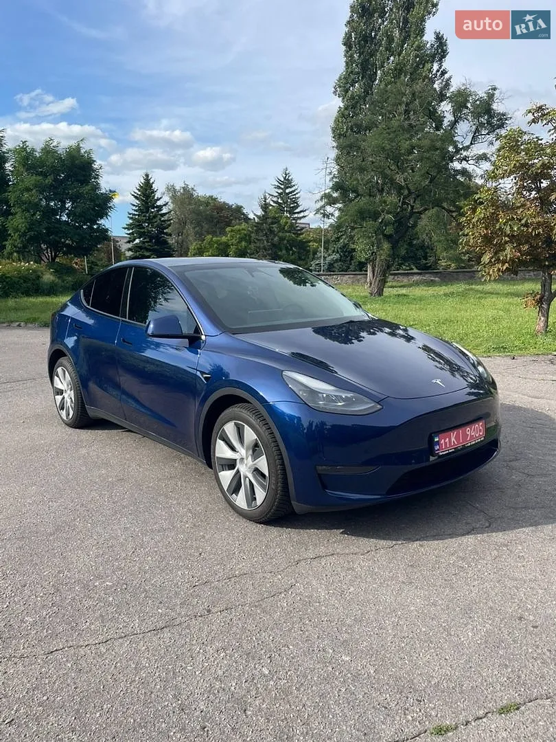 Tesla Model Y, 2023