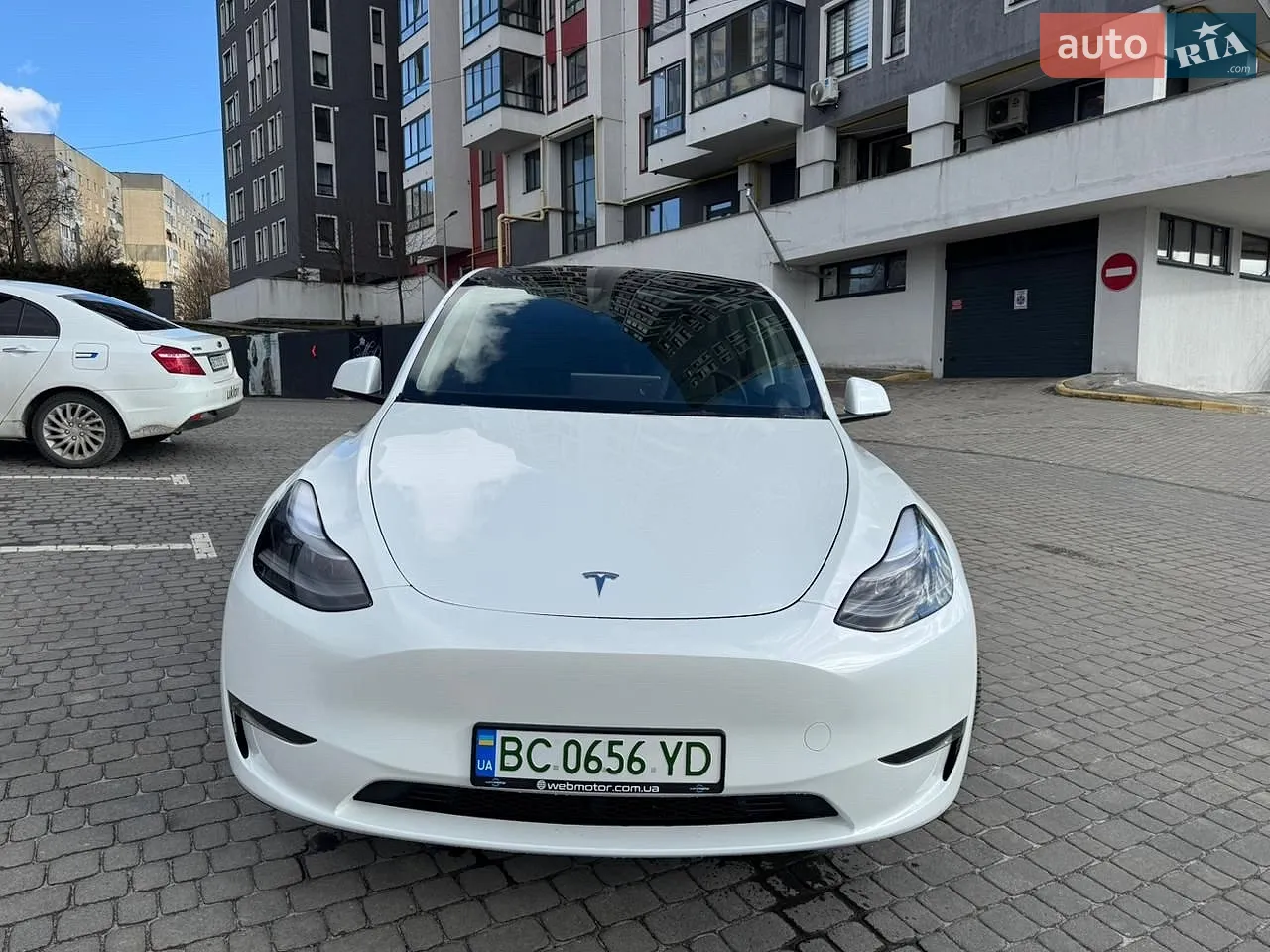 Tesla Model Y, 2024