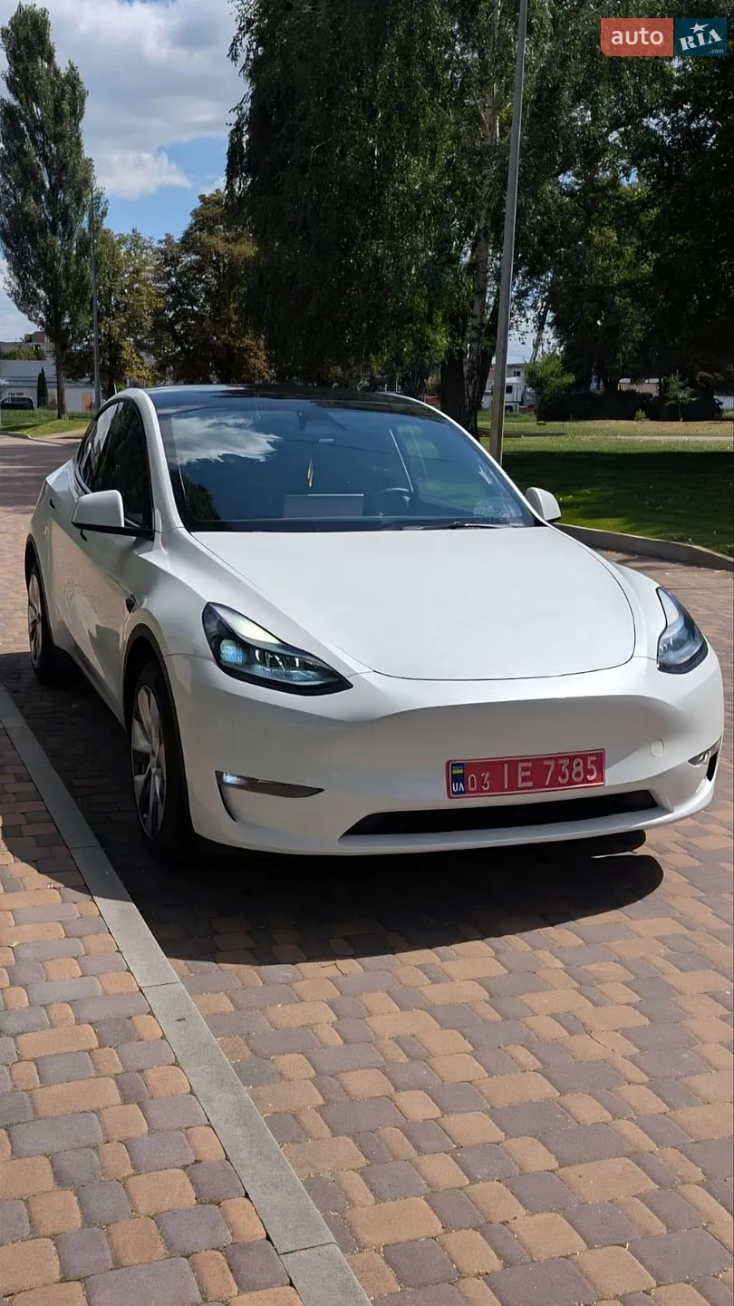 Tesla Model Y, 2023