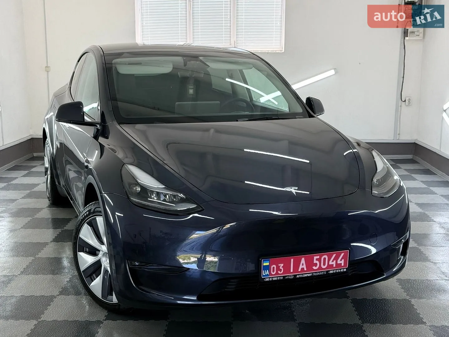 Tesla Model Y, 2024
