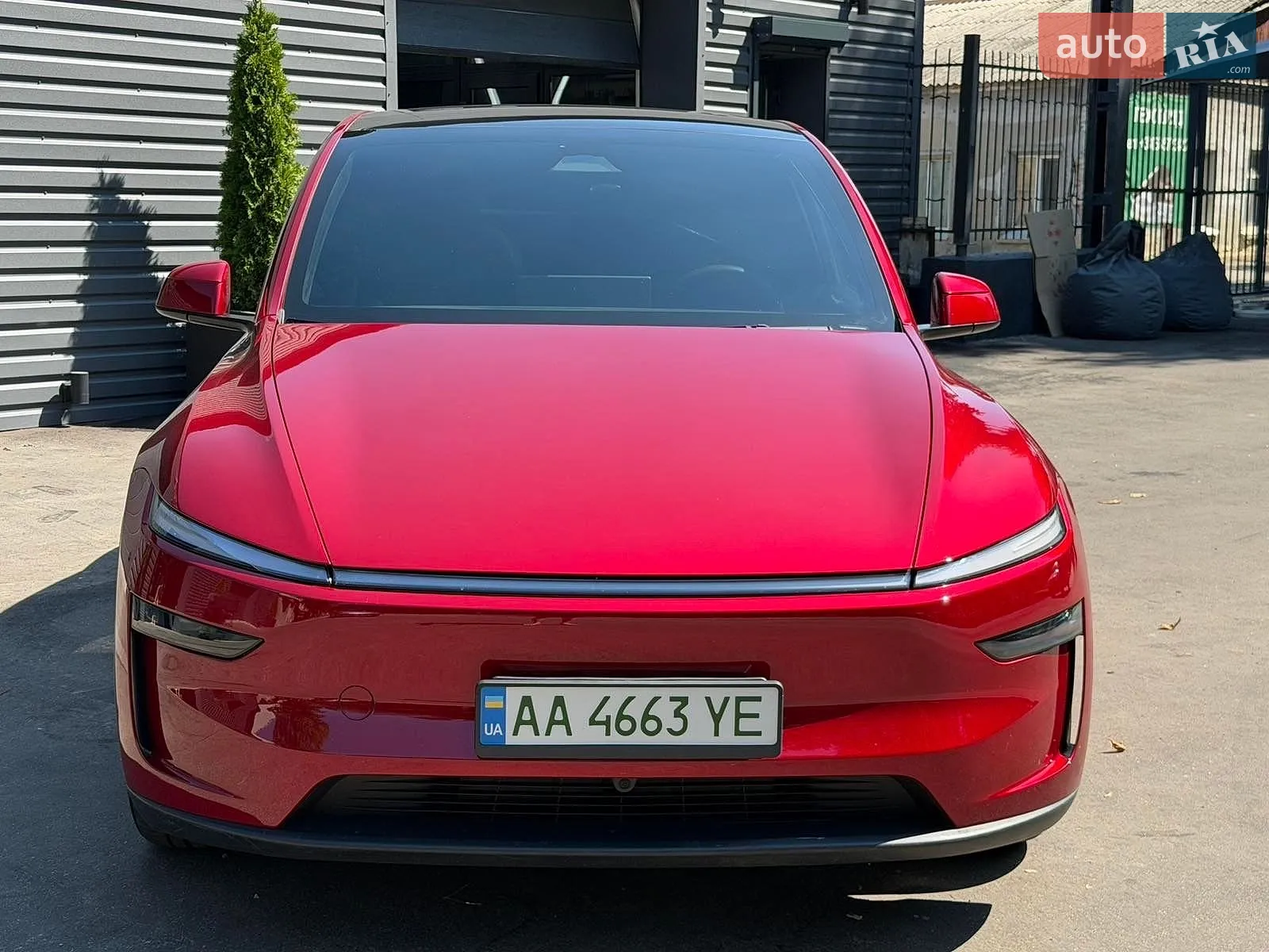 Tesla Model Y, 2025