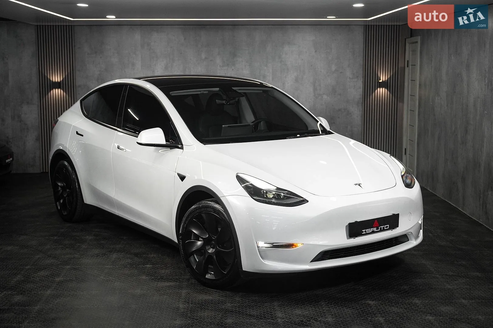 Tesla Model Y, 2023