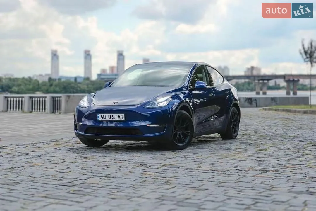 Tesla Model Y, 2022