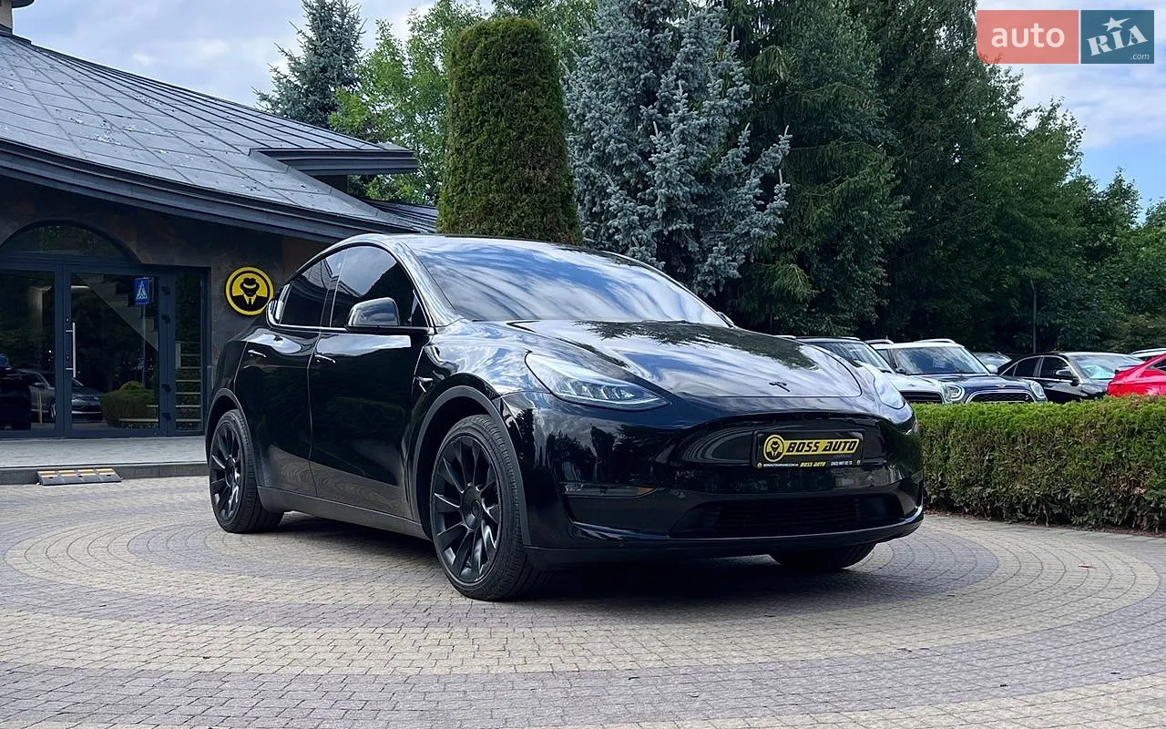 Tesla Model Y, 2021