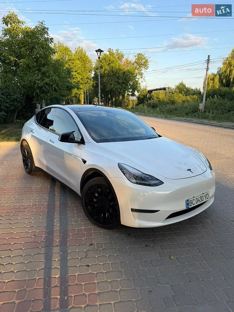 Tesla Model Y, 2022