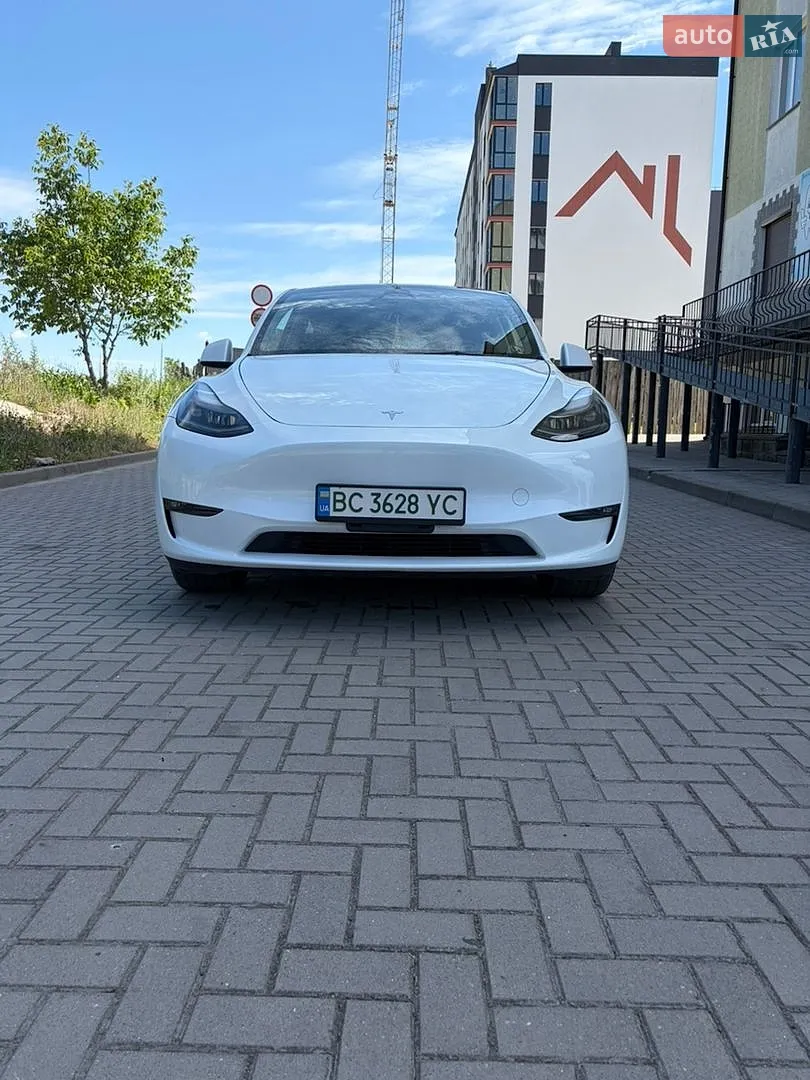 Tesla Model Y, 2023