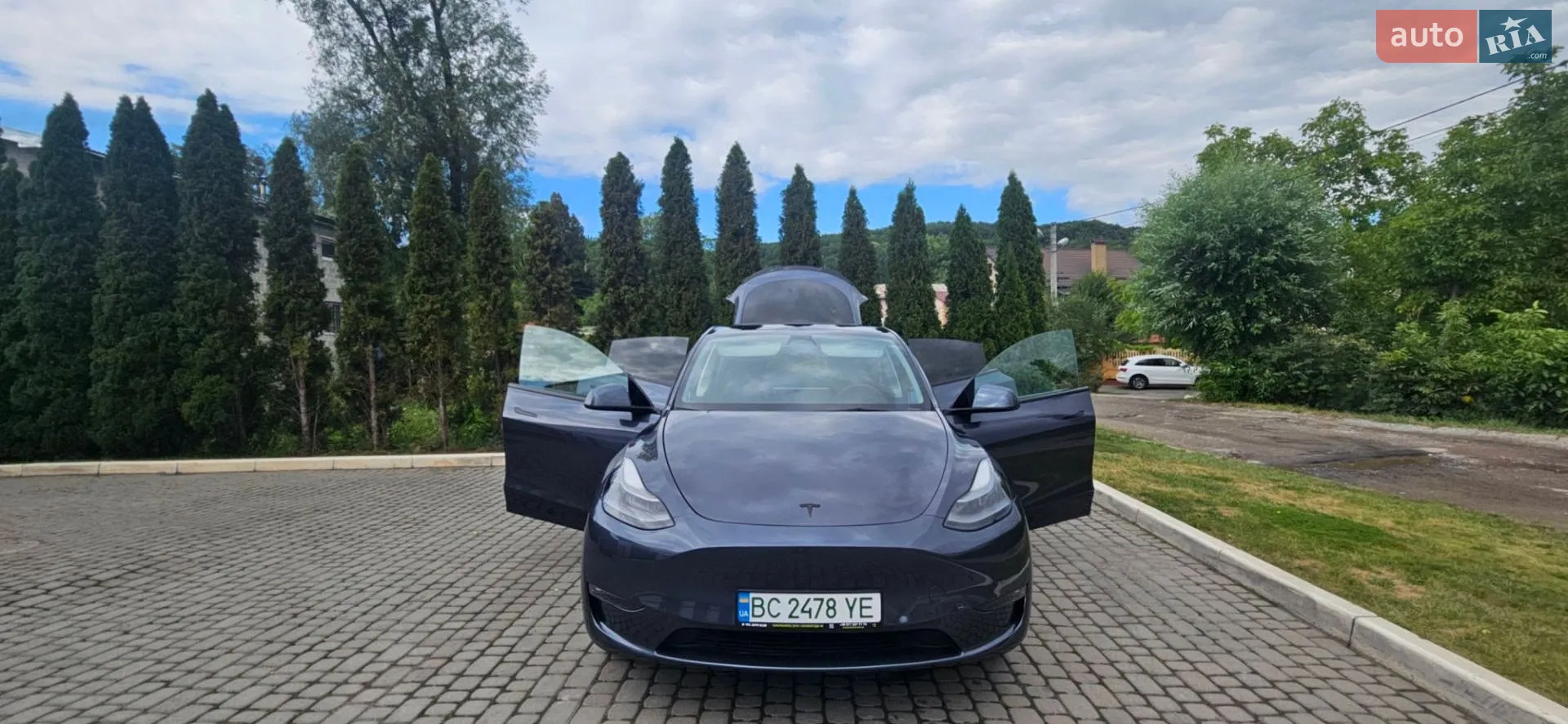 Tesla Model Y, 2023